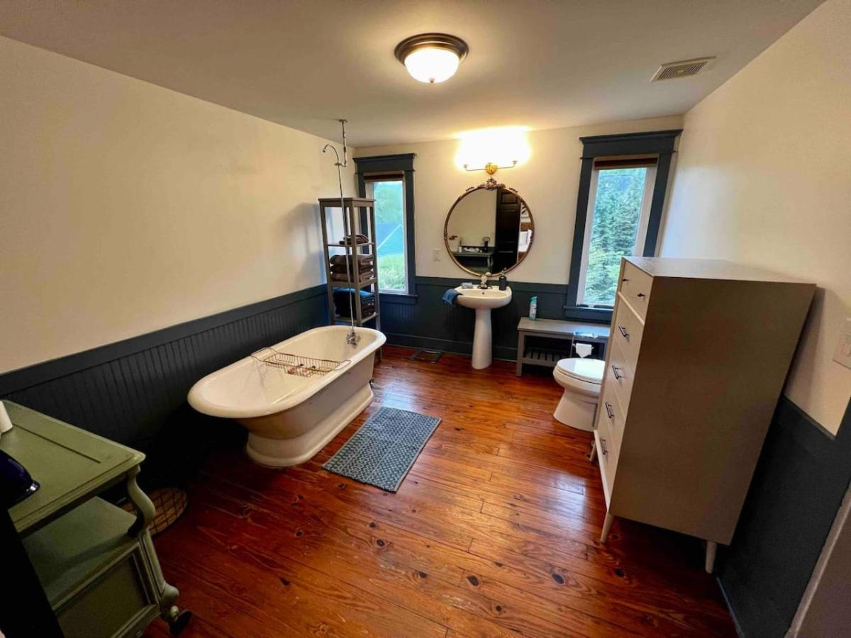 Nashville Fatherland Cottage