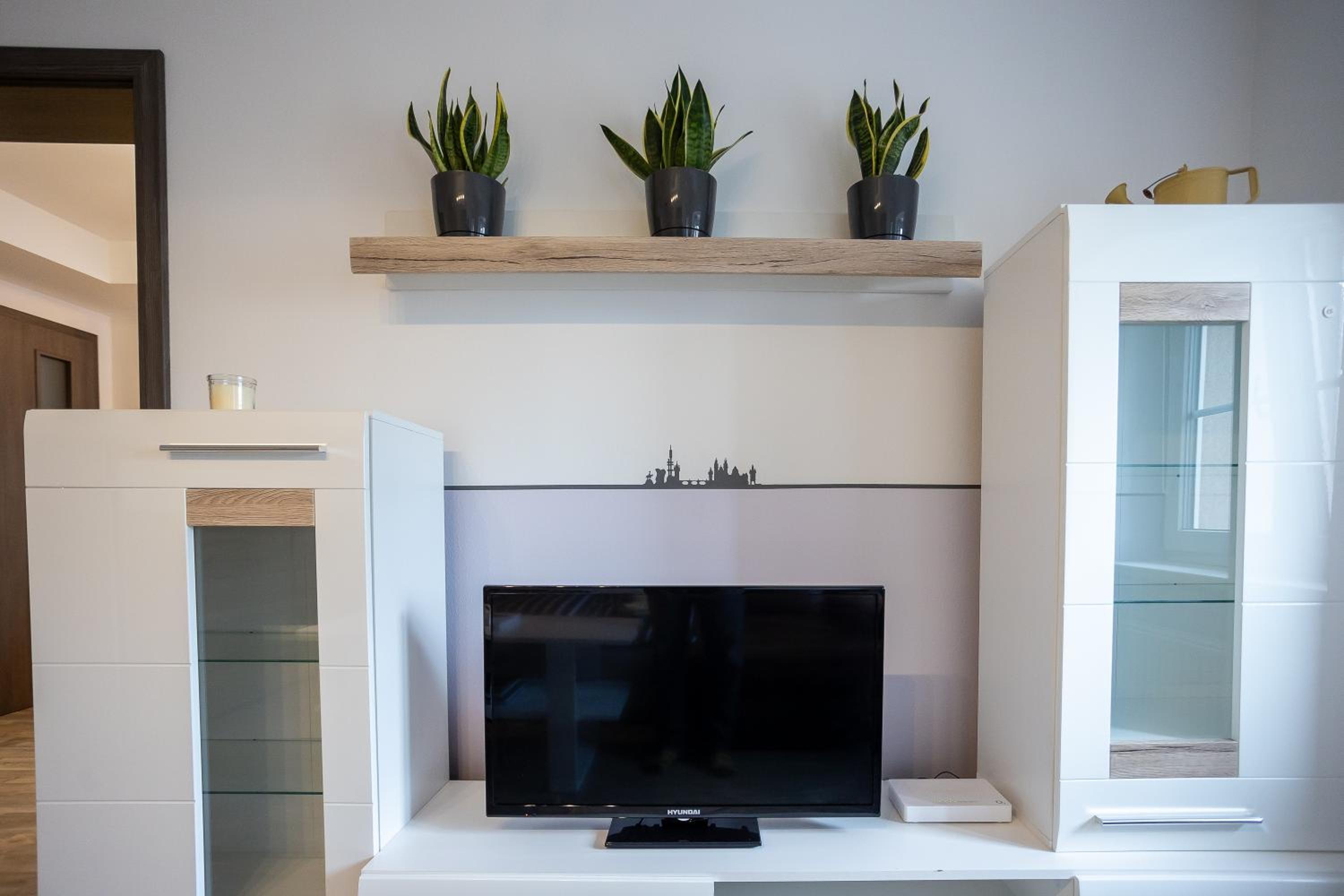 Spacious Apartment 20 Min from National Theatre