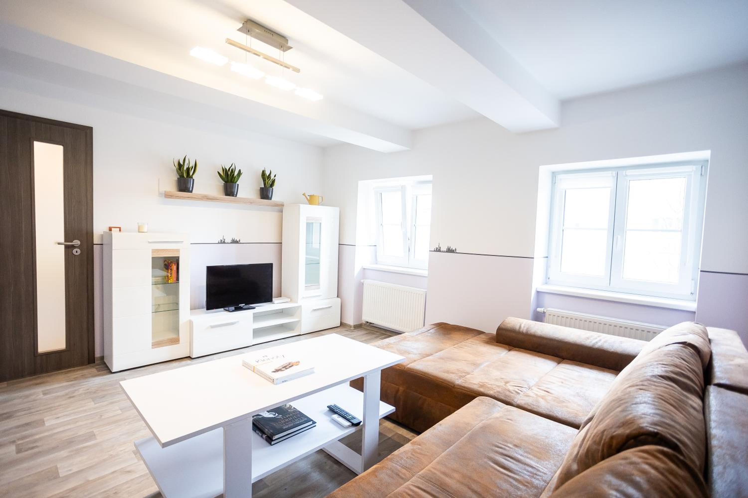 Spacious Apartment 20 Min from National Theatre
