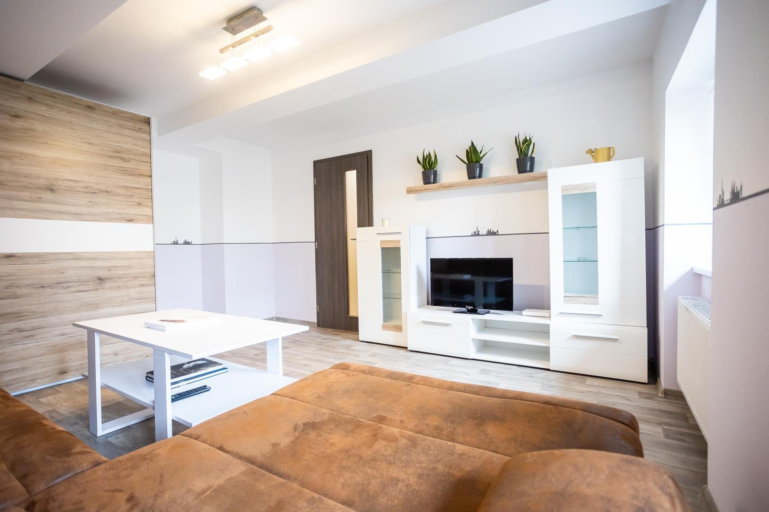 Spacious Apartment 20 Min from National Theatre