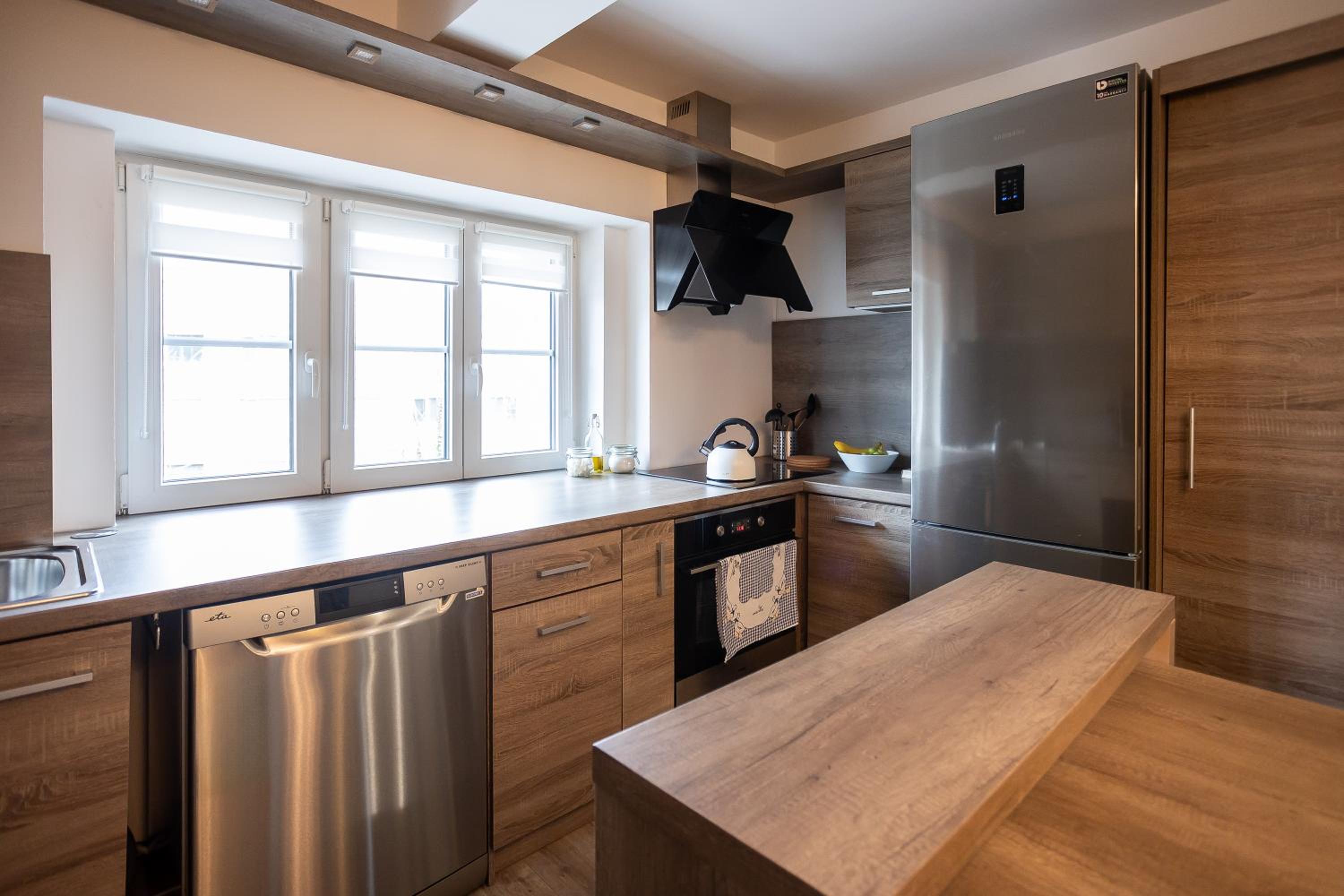 Spacious Apartment 20 Min from National Theatre