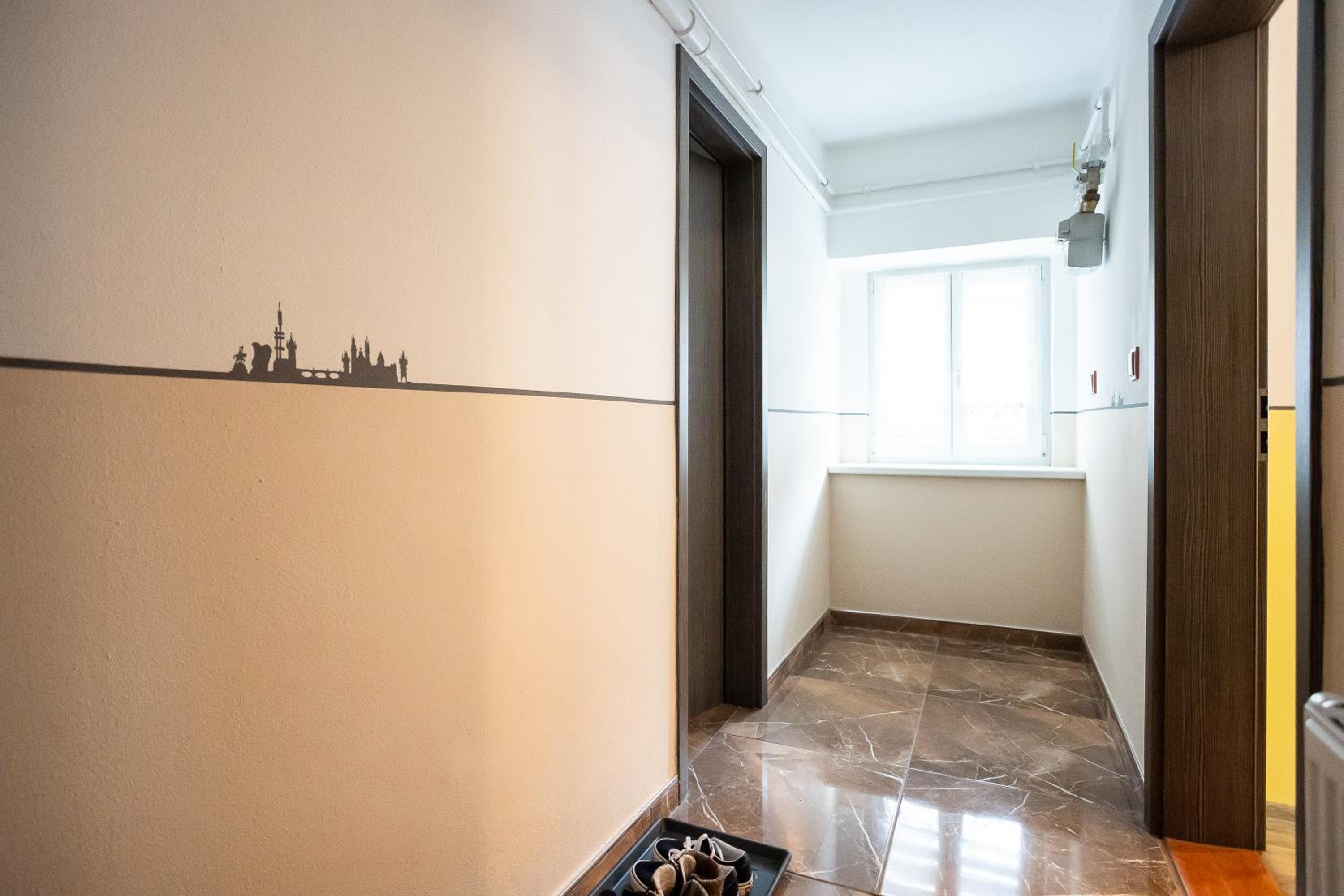 Spacious Apartment 20 Min from National Theatre