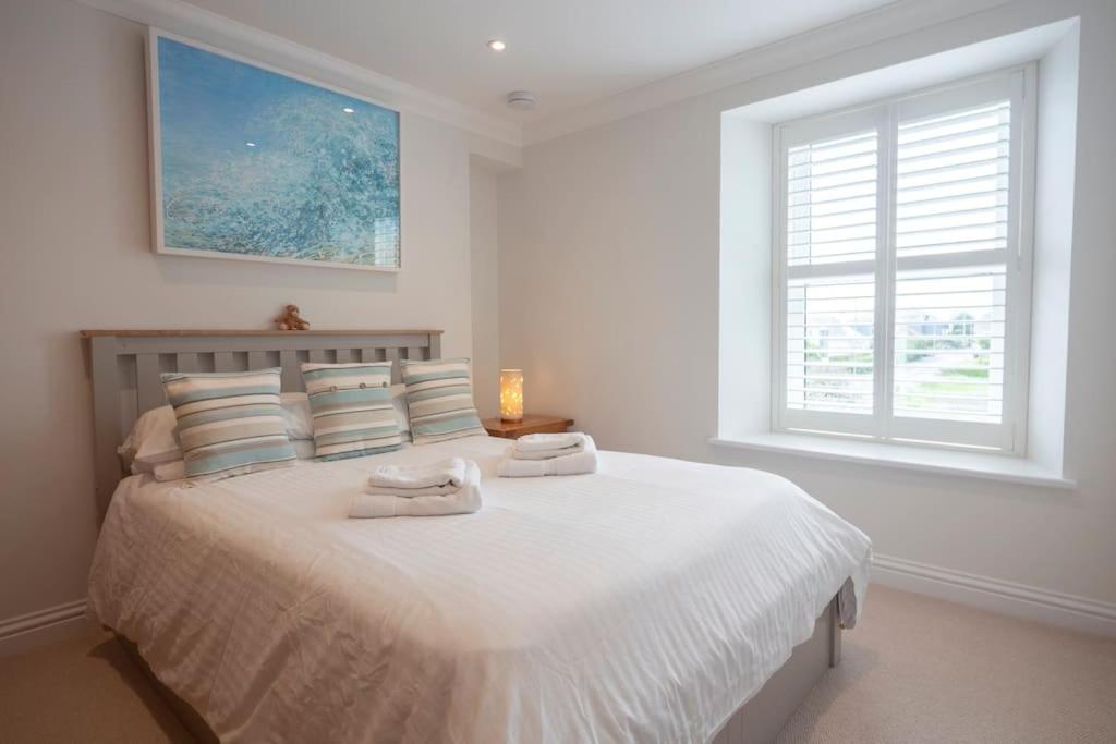 Chy An Gweal Farm Cottage view 2