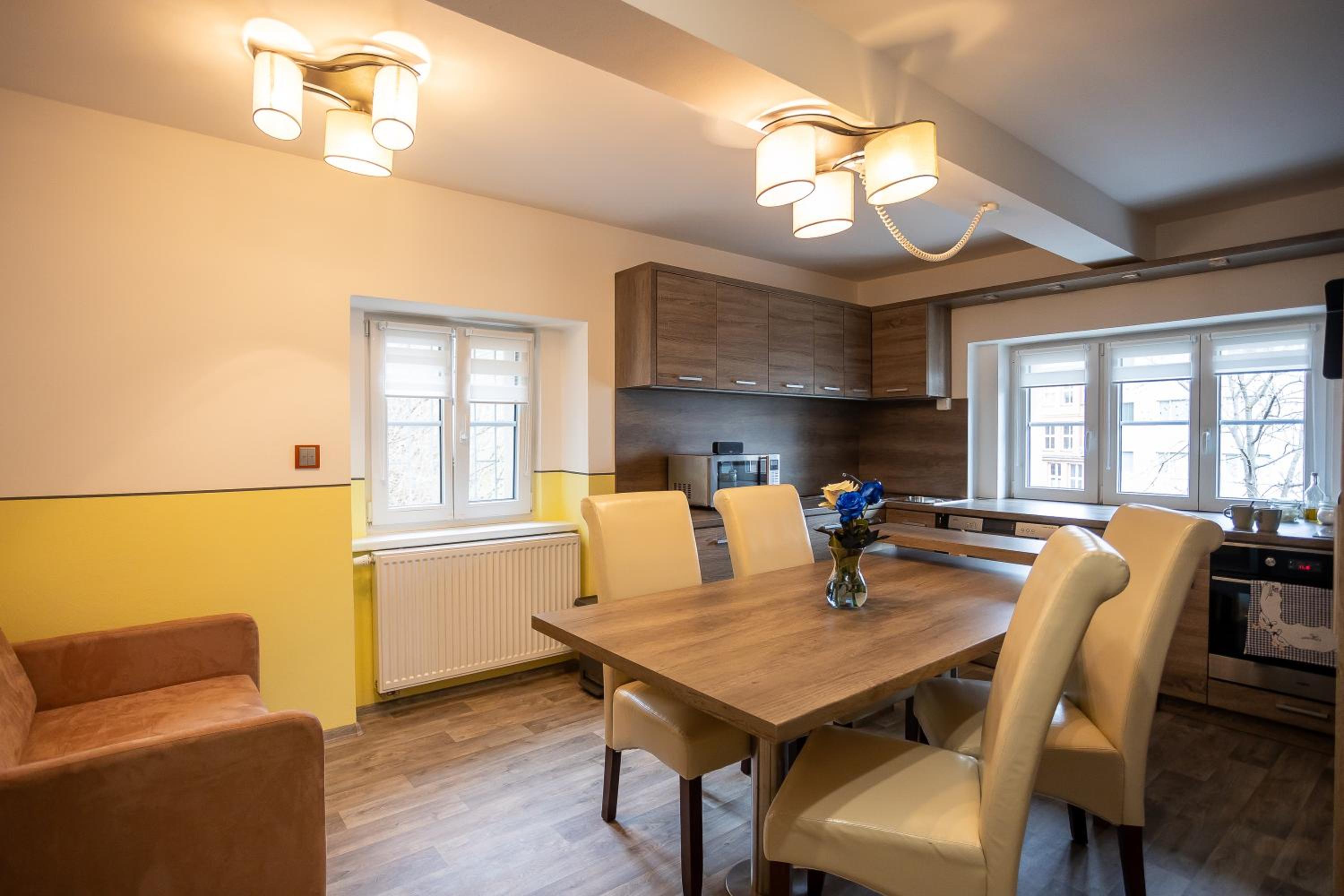 Spacious Apartment 20 Min from National Theatre