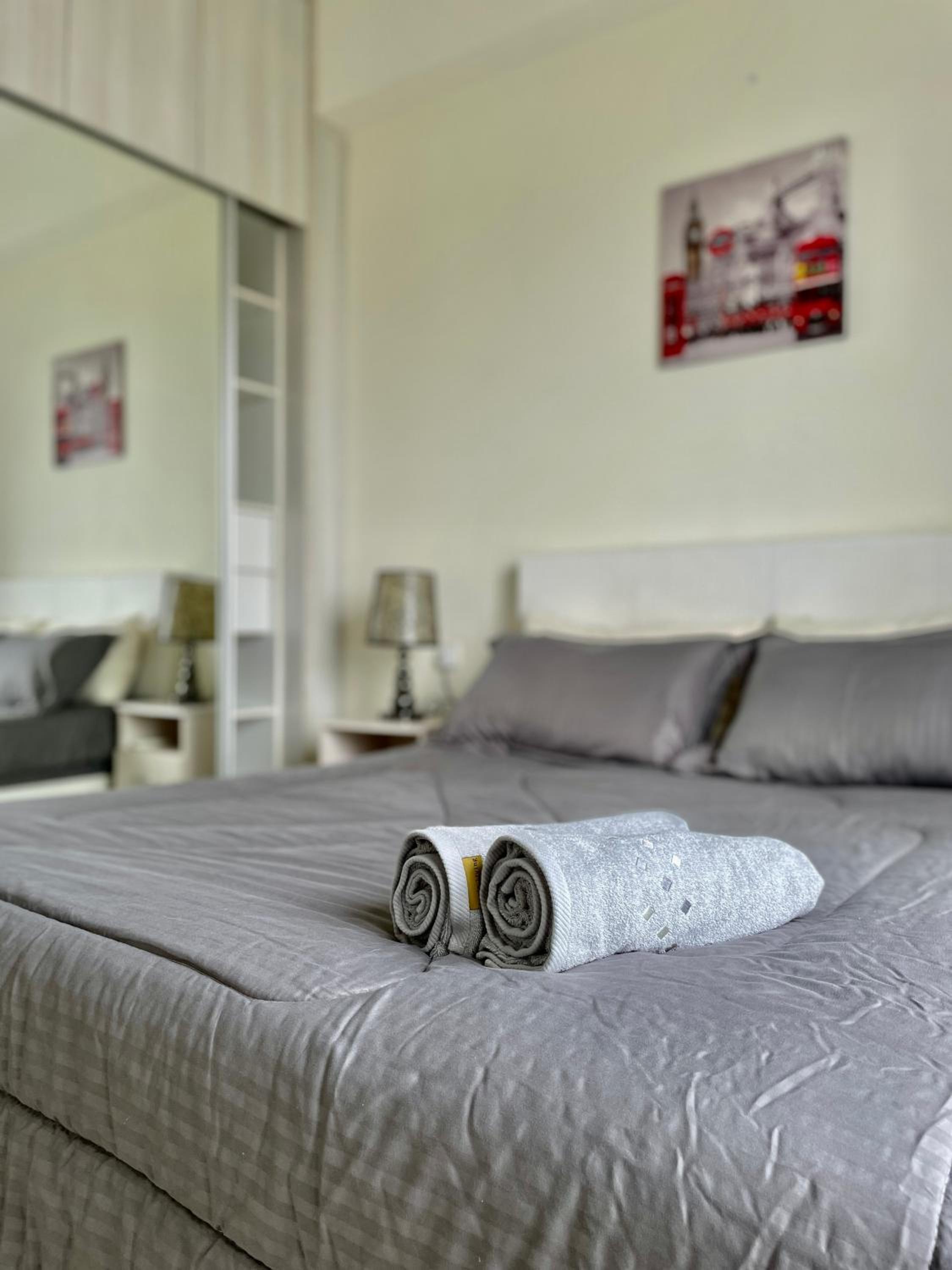 Hyve Comfortable Home