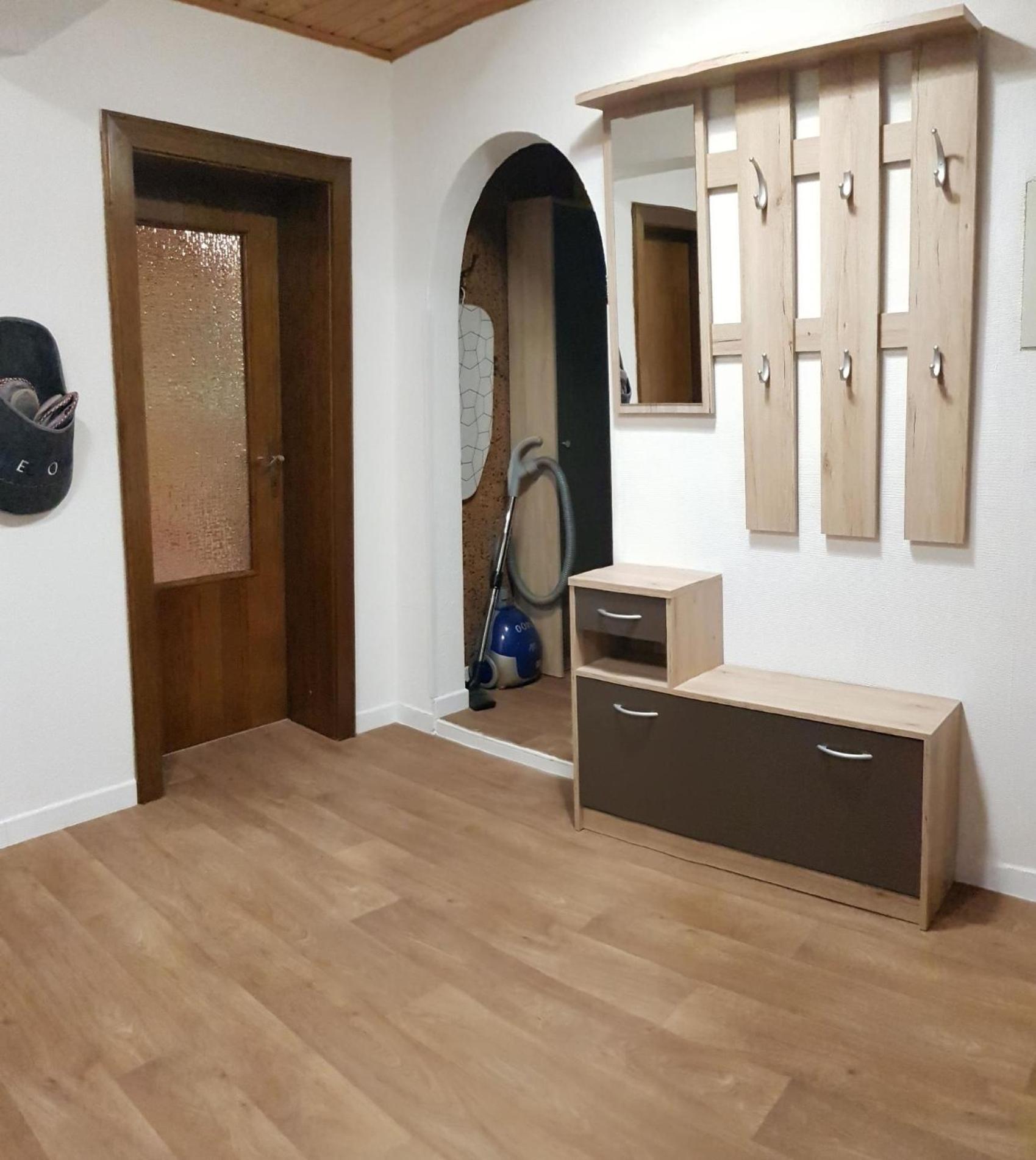 Geräumig ausgelegte Ferienwohnung in der oberen Etage mit Bergblick vom privaten Balkon - b57486