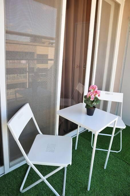 Spacious Minimalist Studio in Clark view 4
