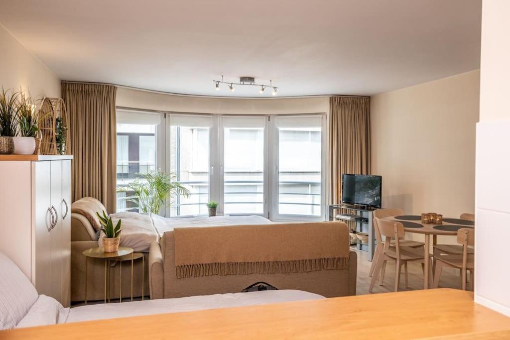 Top studio Knokke bij zeedijk!