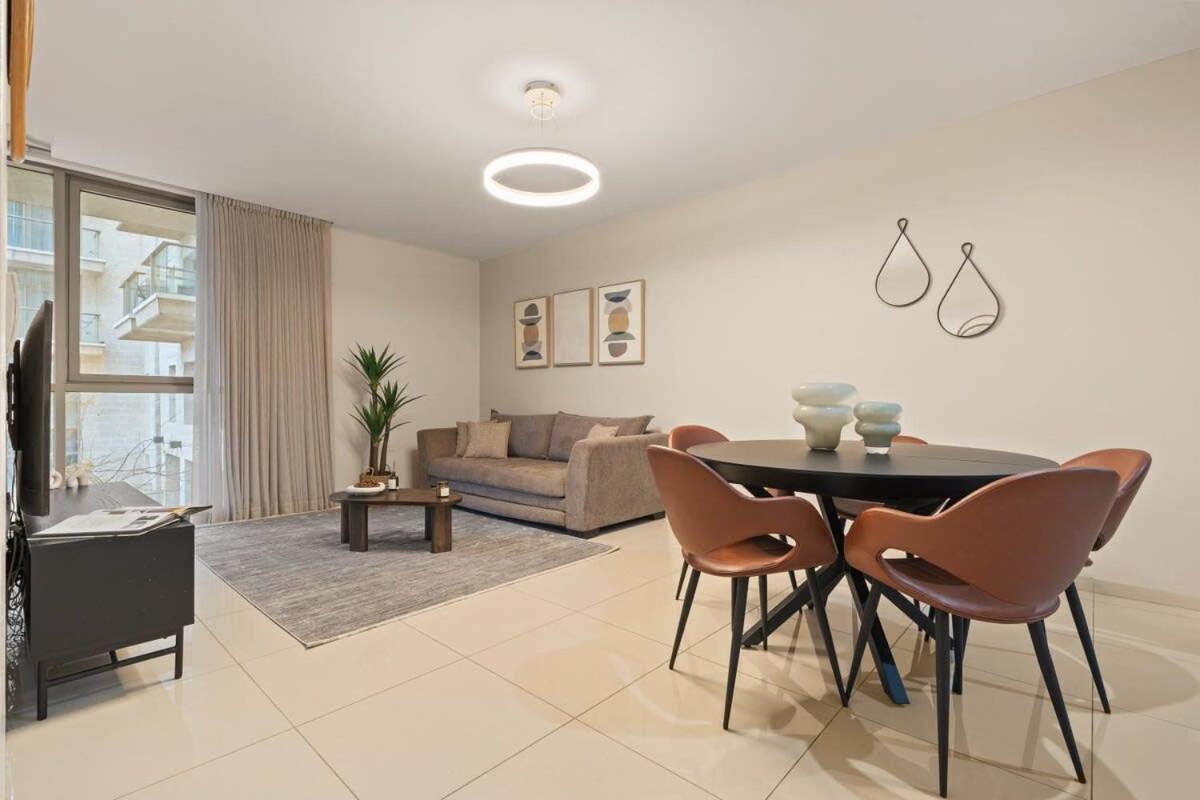 Modern & Comfortable 1-Bedroom Oasis with Luxury Amenities view 3