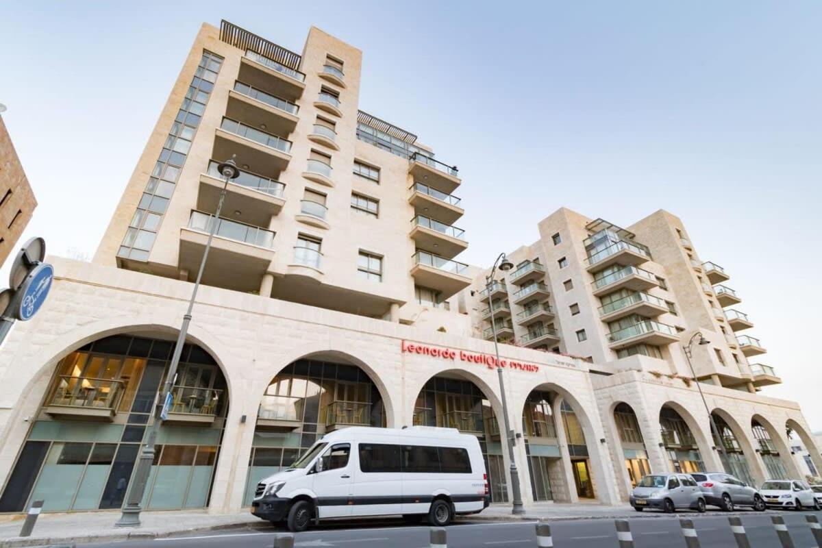 Modern & Comfortable 1-Bedroom Oasis with Luxury Amenities view 4