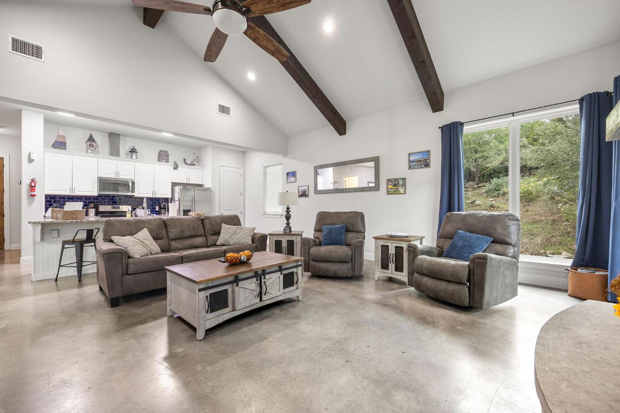 Private Lake Travis home with hot tub amenities - Property Image 34