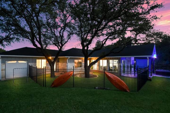 Private Lake Travis home with hot tub amenities - Property Image 27