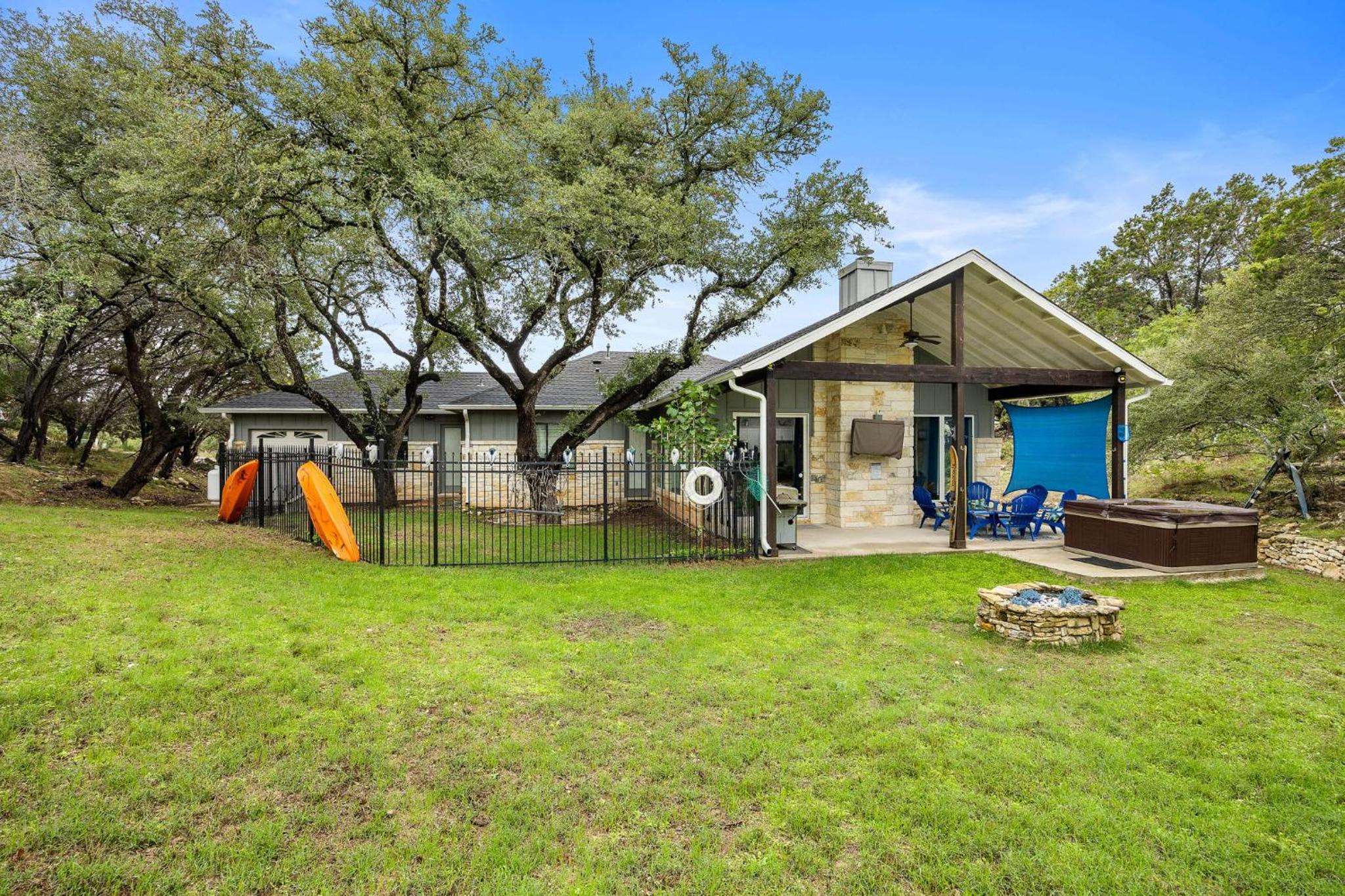 Private Lake Travis home with hot tub amenities - Property Image 31