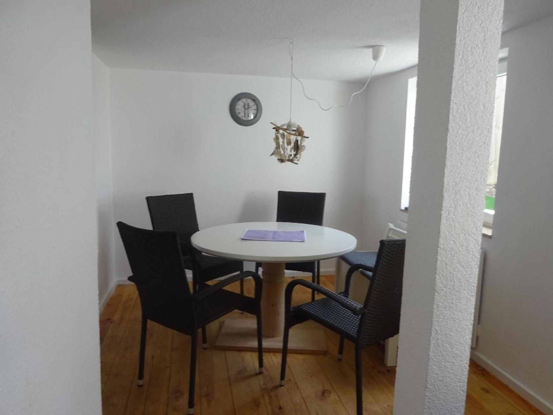 Modernes und gemütlich eingerichtetes Ferienhaus mit Innenhof