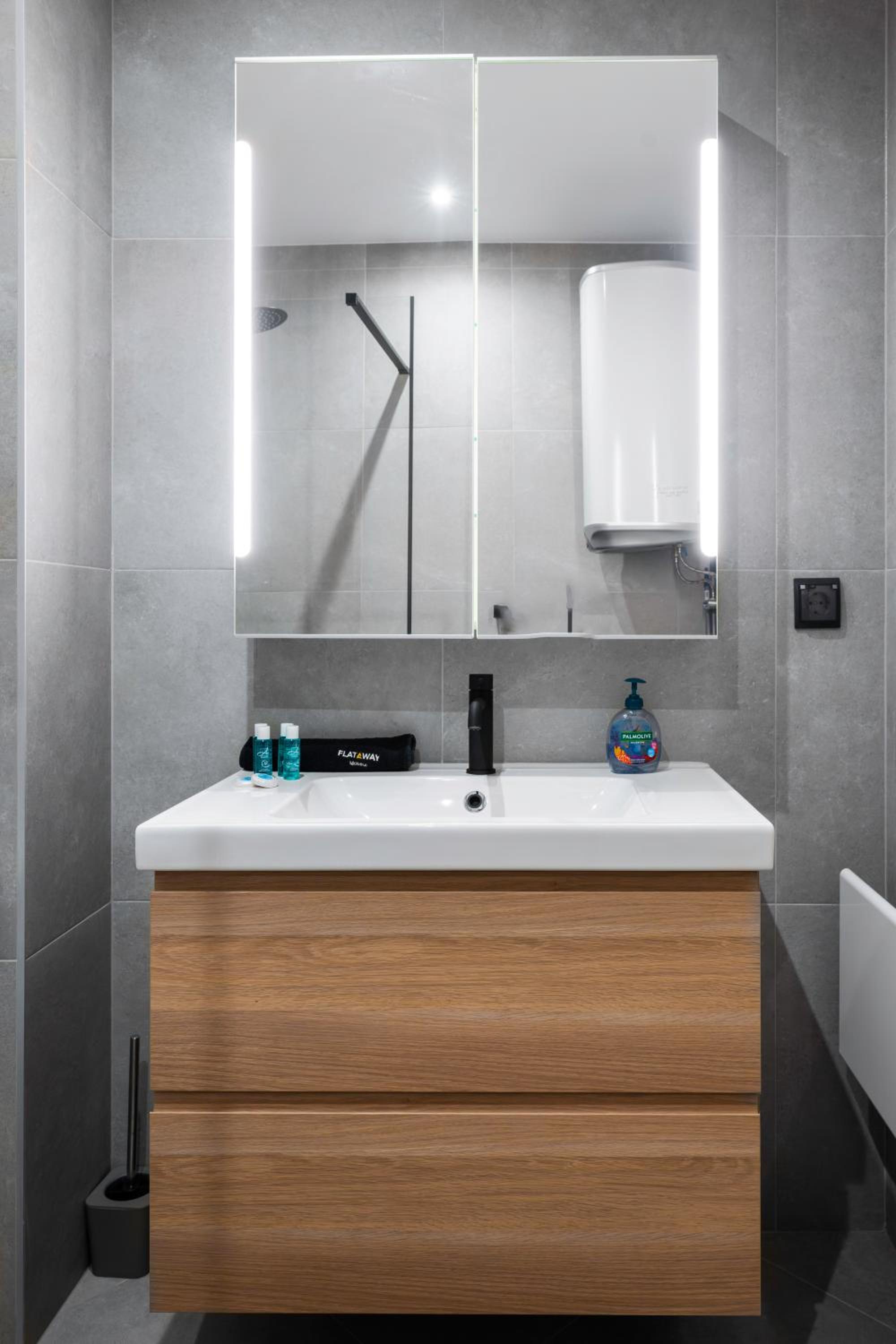 Modern and Central 1BD Flat with Balcony by Flat Mаnager