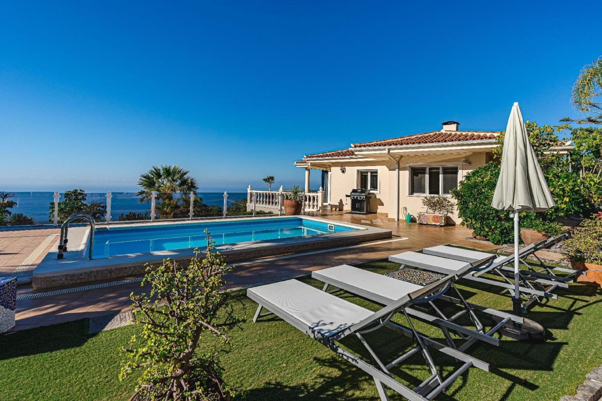 Luxusvilla Mit Fantastischem Meerblick