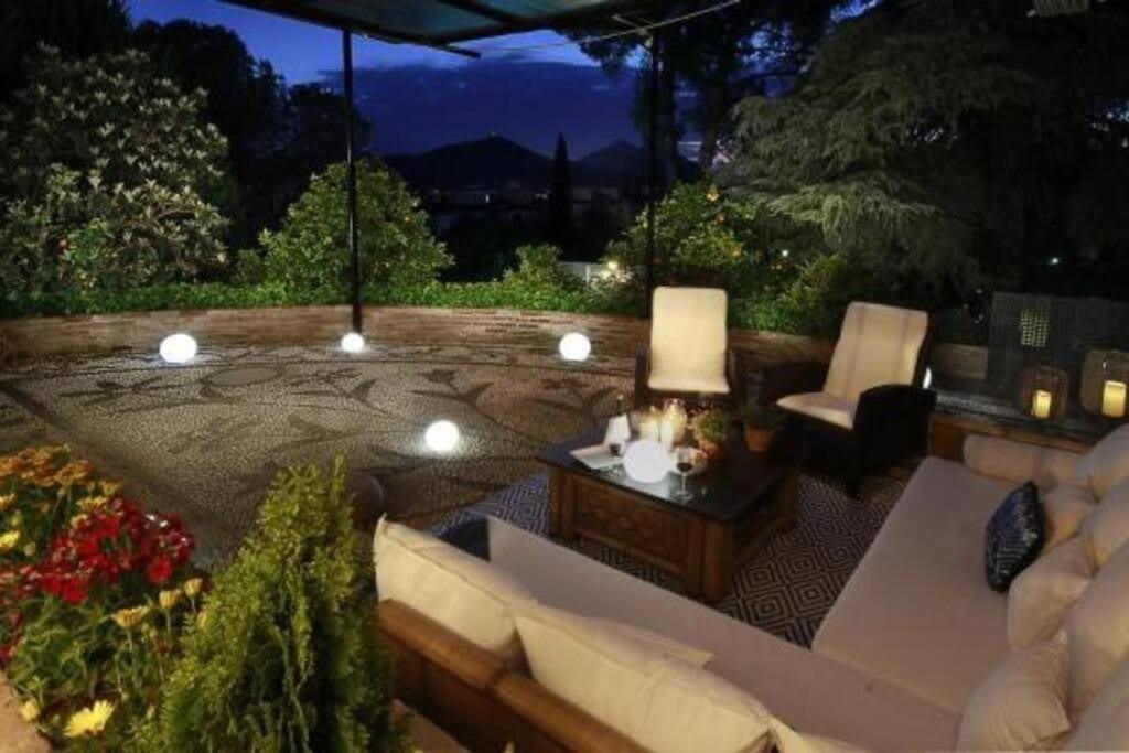 RentitSpain - Villa de Lujo Monzones - Piscina y Jacuzzi en Albolote