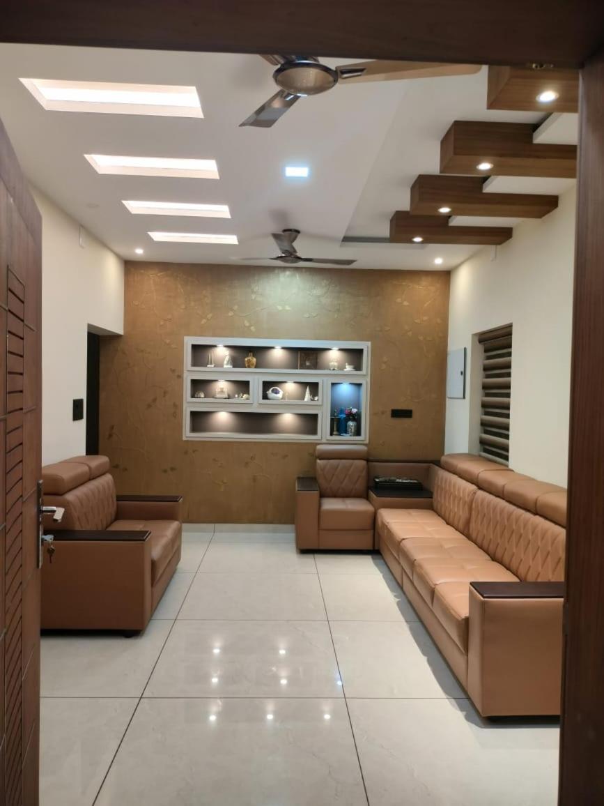 Cozy Nest-Fully furnished 3 bedroom property view 5
