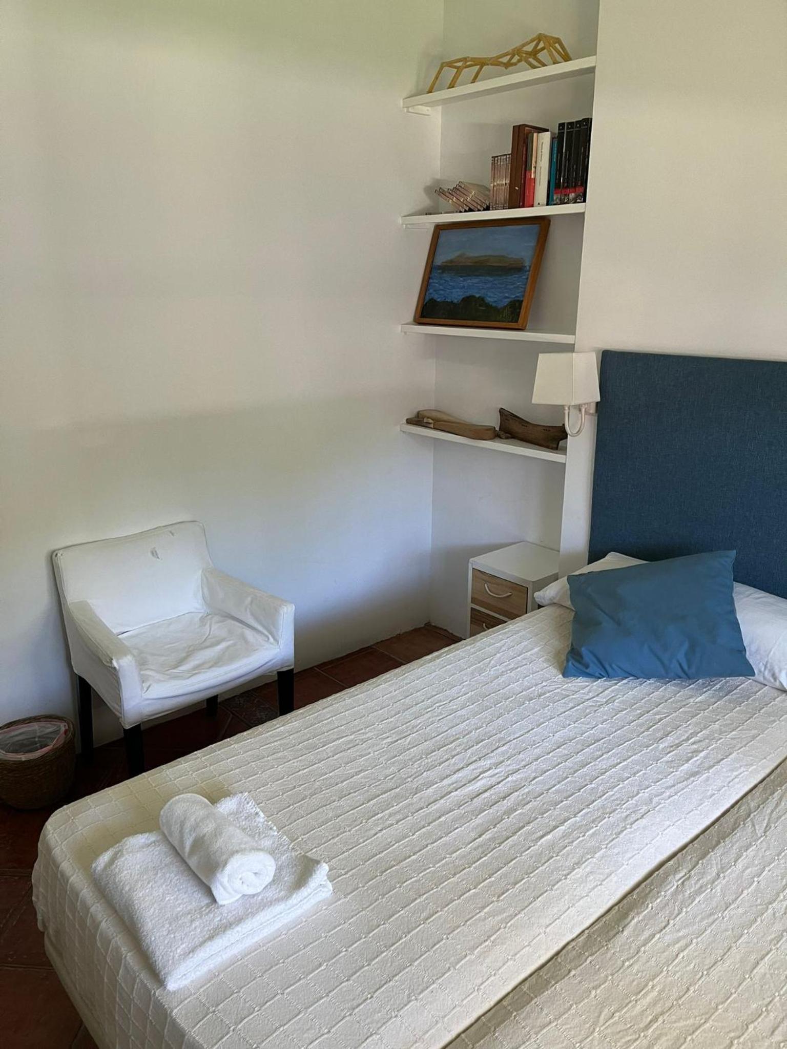 Villa America en Roche — hotel room