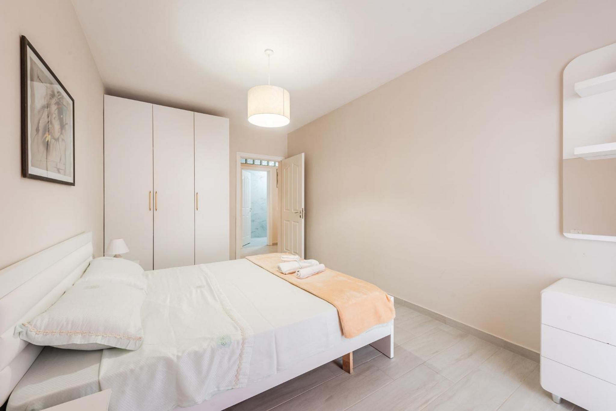 Helia's Cozy Apartment Qerret