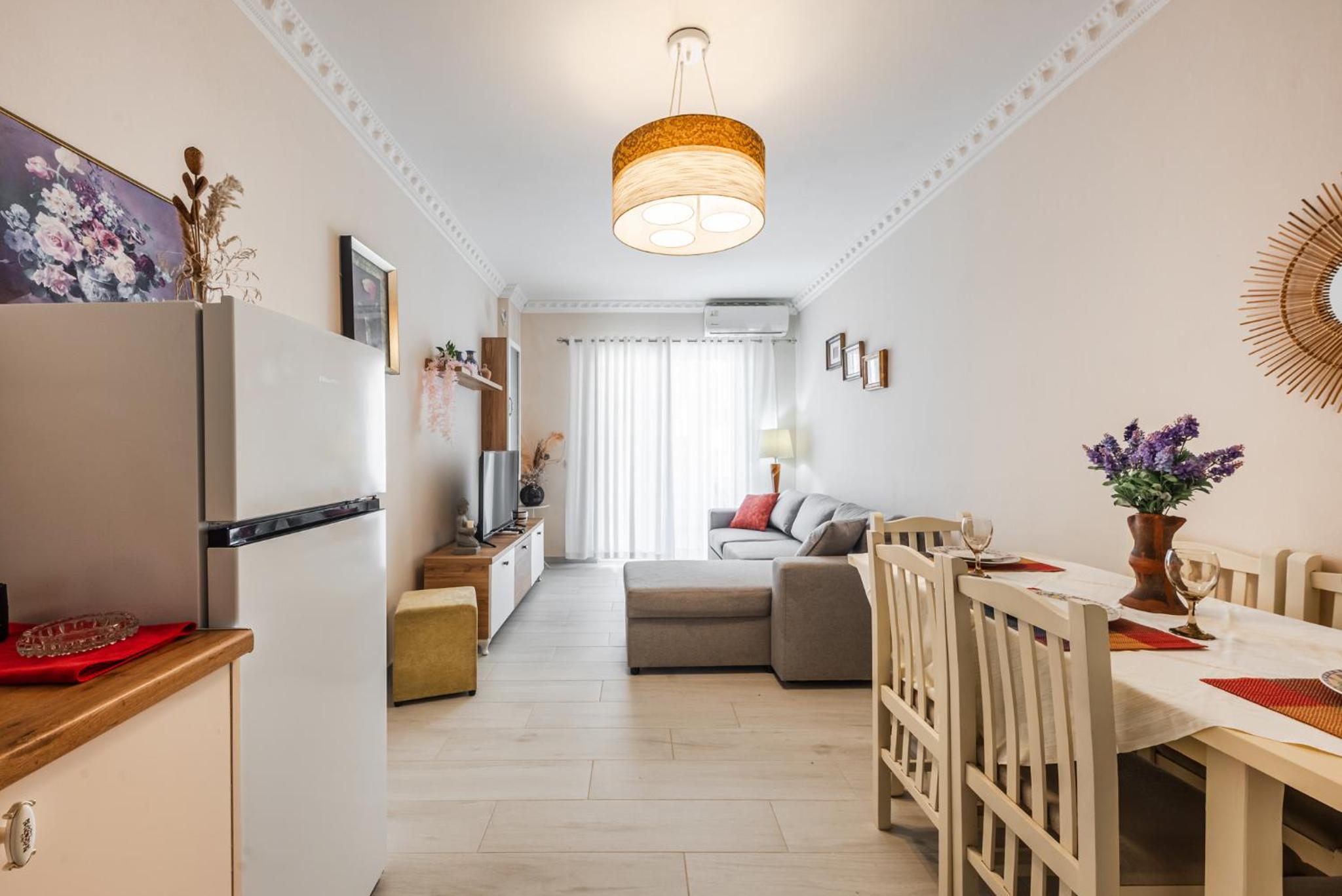 Helia's Cozy Apartment Qerret