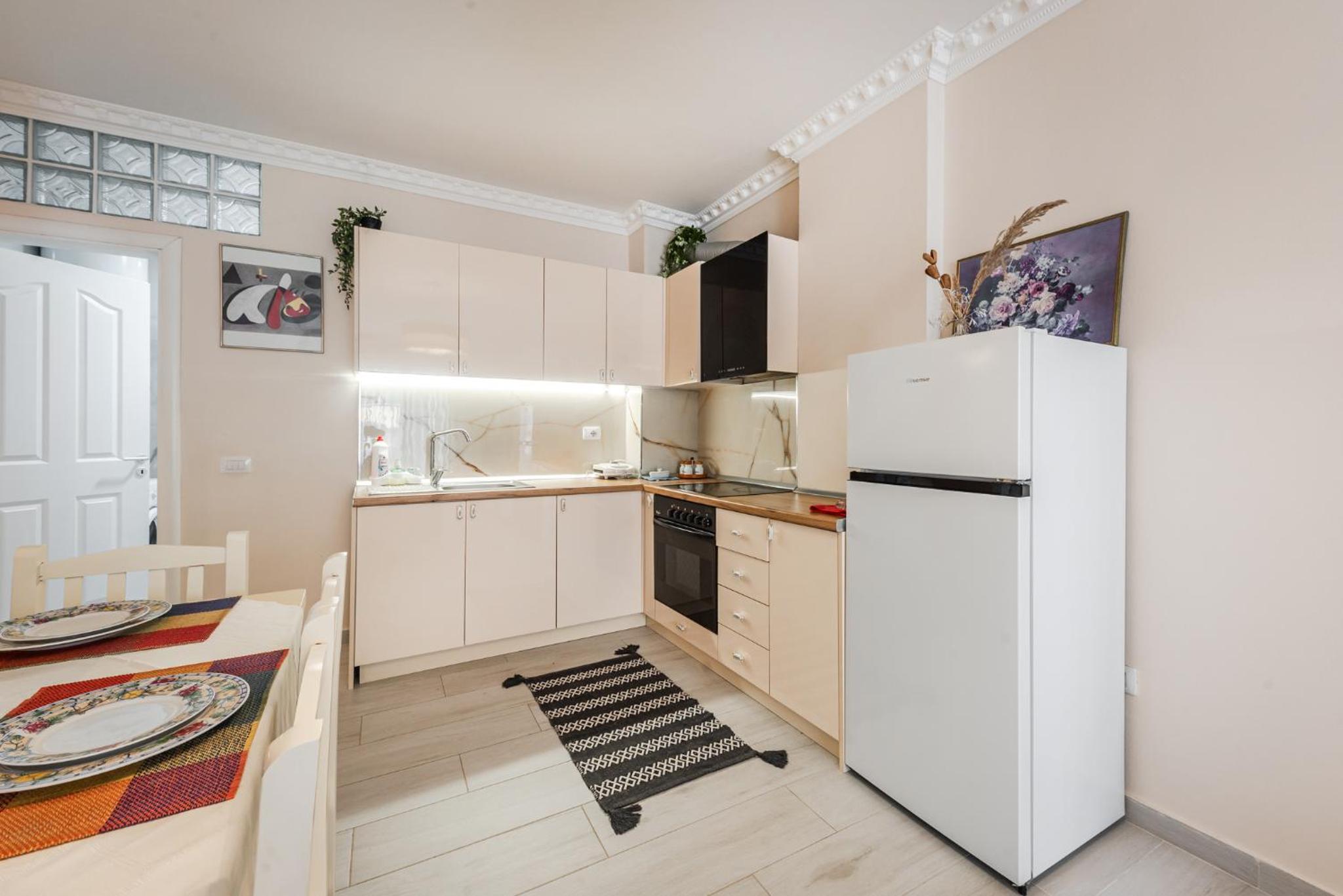 Helia's Cozy Apartment Qerret