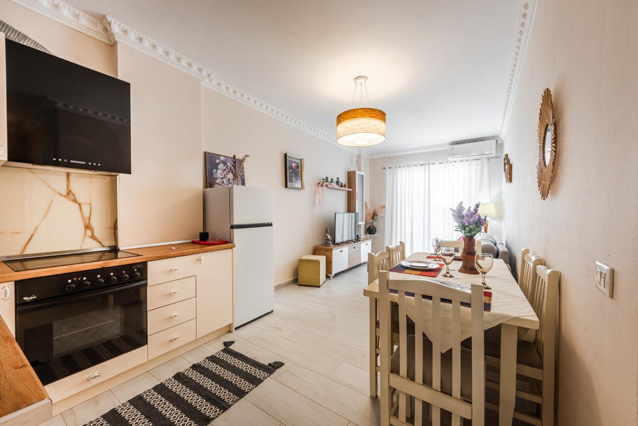 Helia's Cozy Apartment Qerret