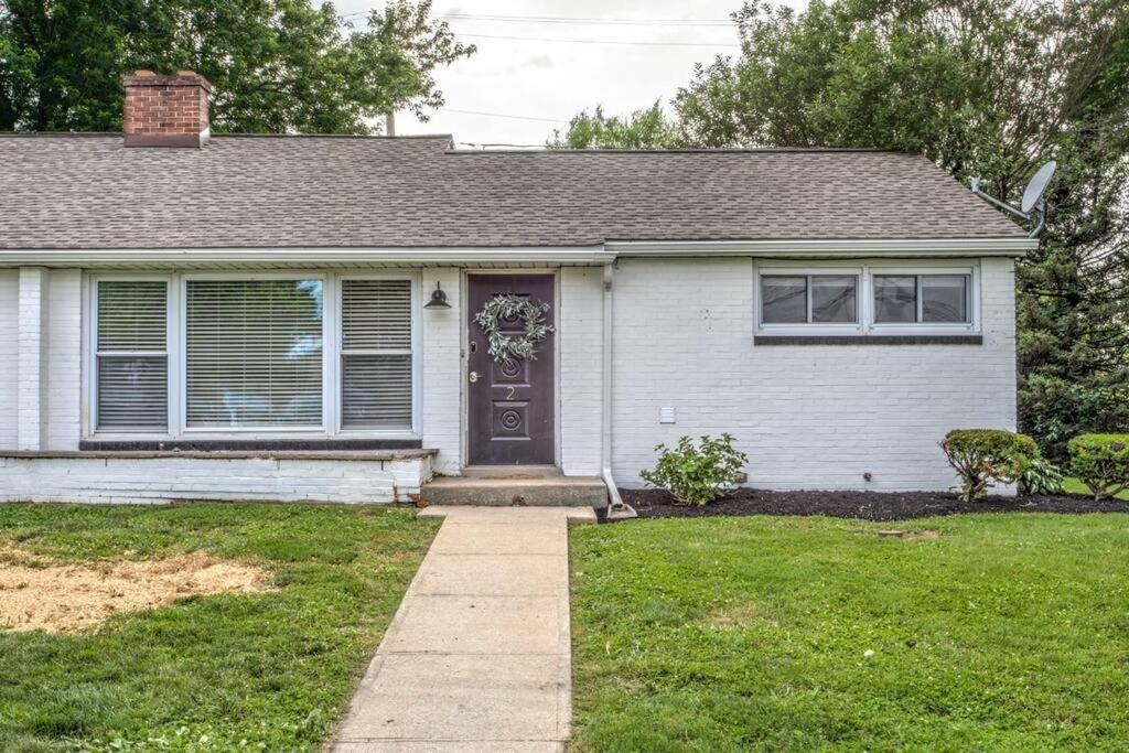 Renovated 2 BR home close to Lancaster attractions view 2