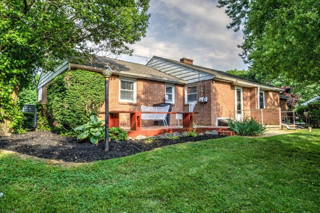 Renovated 2 BR home close to Lancaster attractions view 5