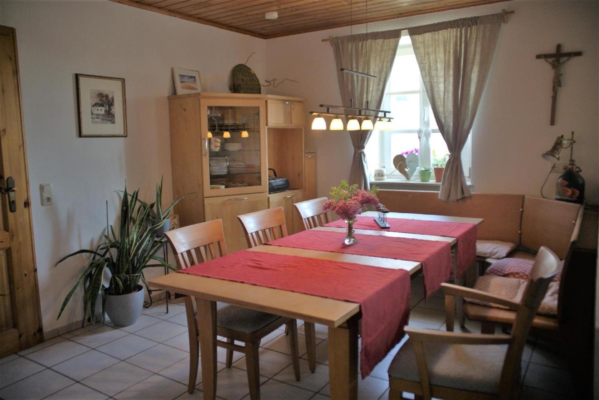 Jut Stuff - Familienfreundliche Wohnung in Rommersheim mit großem Garten
