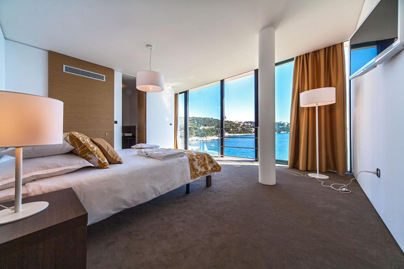 Golden Rays Luxury Villas & Apartments