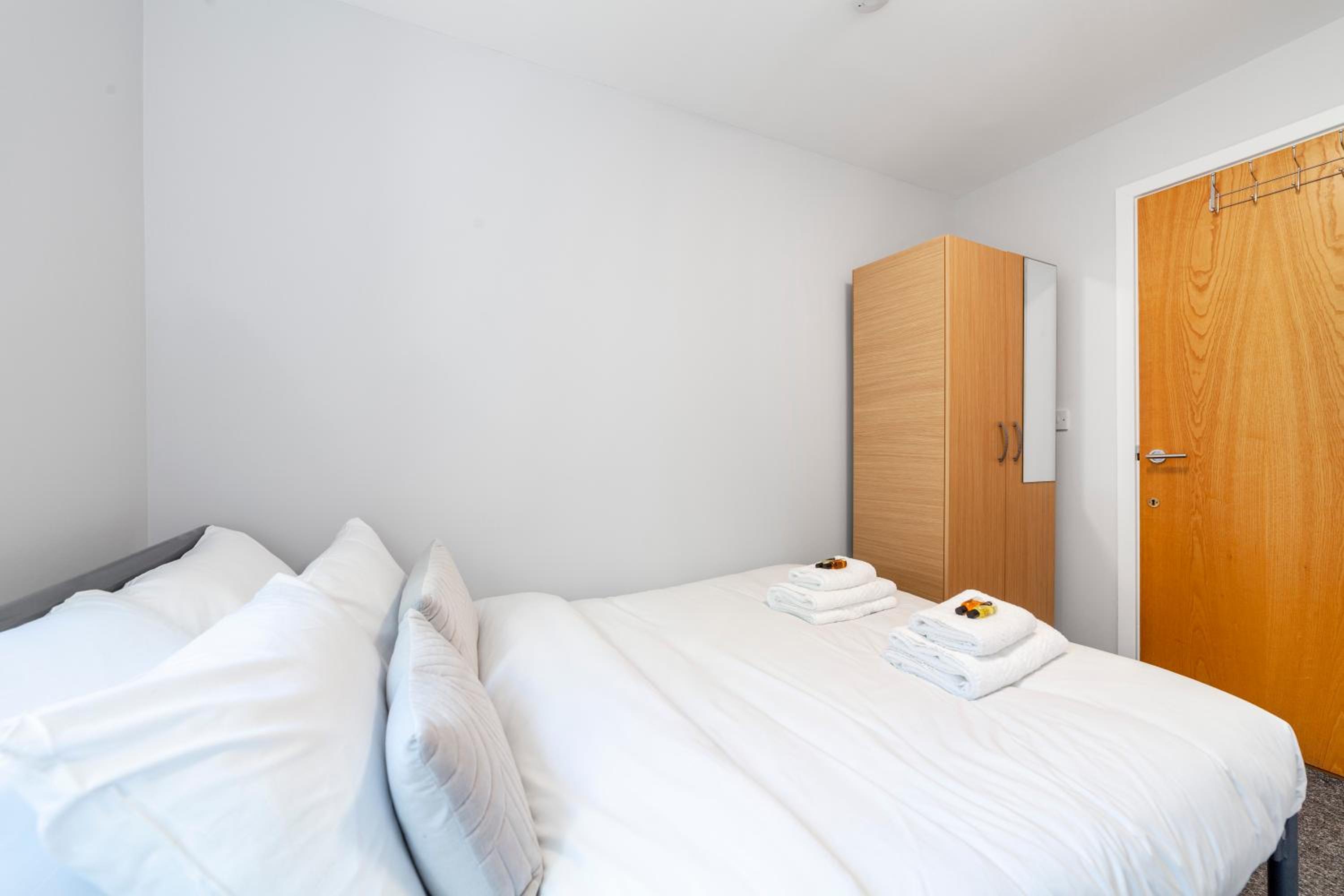 Comfy 2BR flat w balcony in Canary wharf