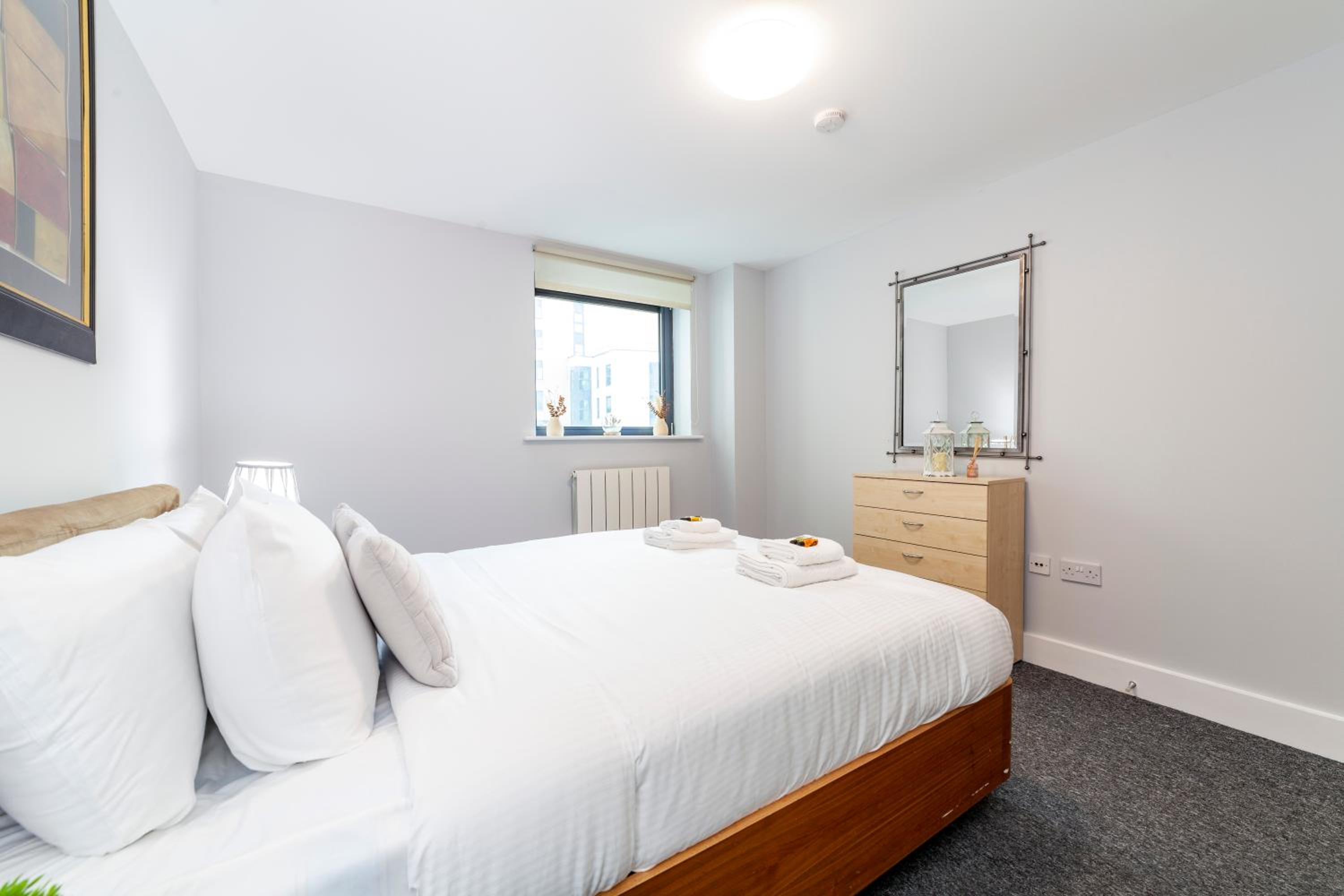Comfy 2BR flat w balcony in Canary wharf