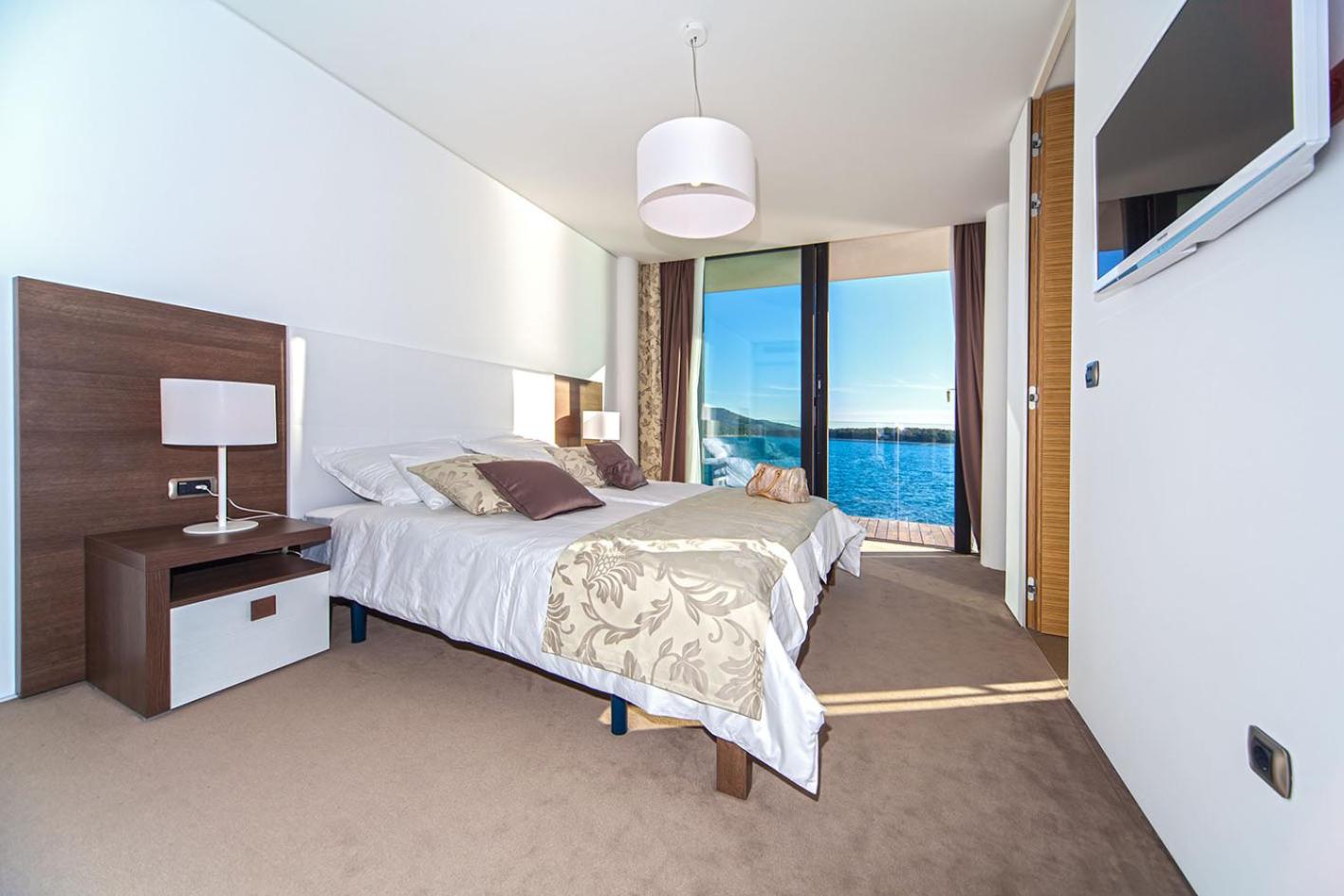 Golden Rays Luxury Villas & Apartments