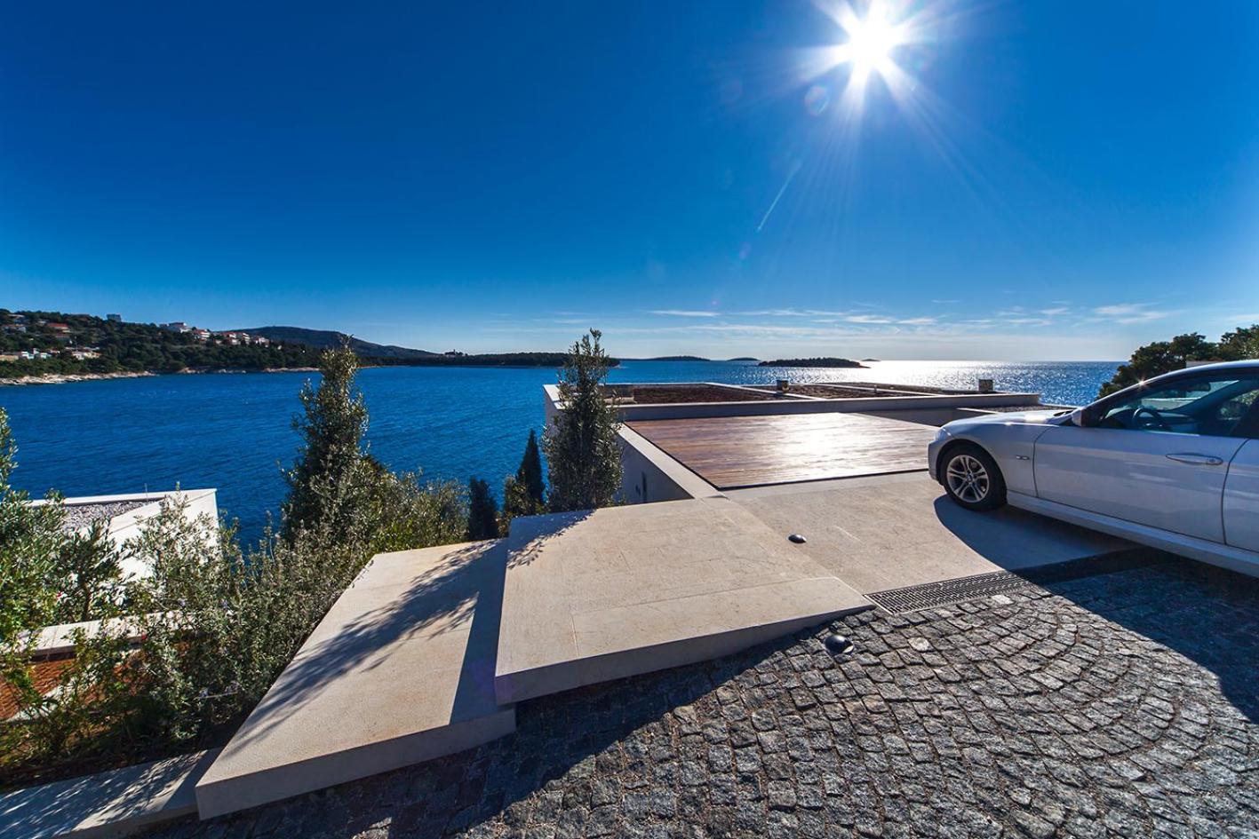Golden Rays Luxury Villas & Apartments
