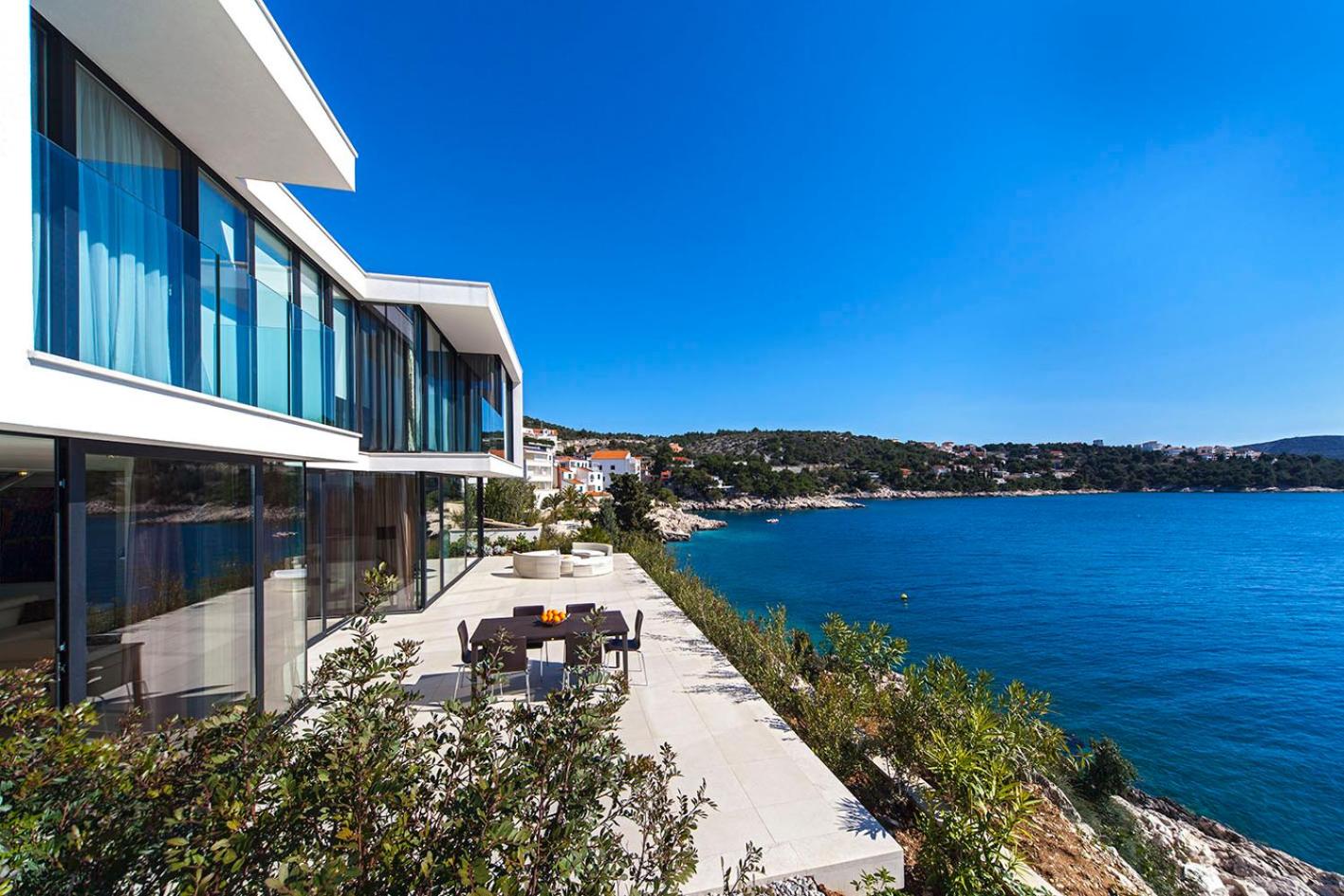 Golden Rays Luxury Villas & Apartments