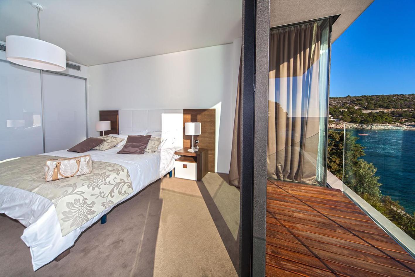 Golden Rays Luxury Villas & Apartments