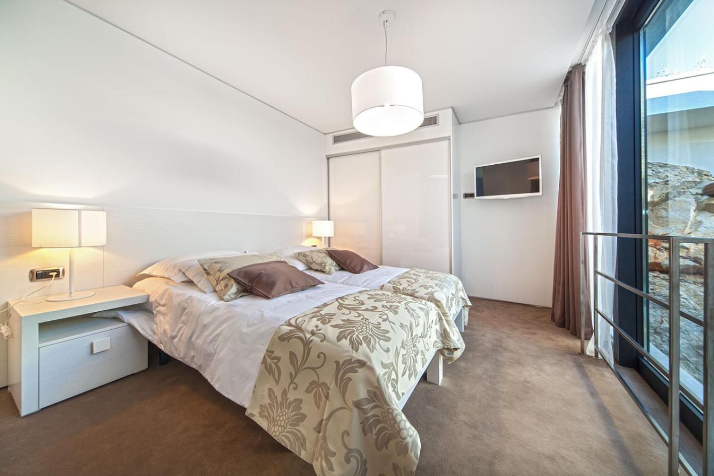 Golden Rays Luxury Villas & Apartments