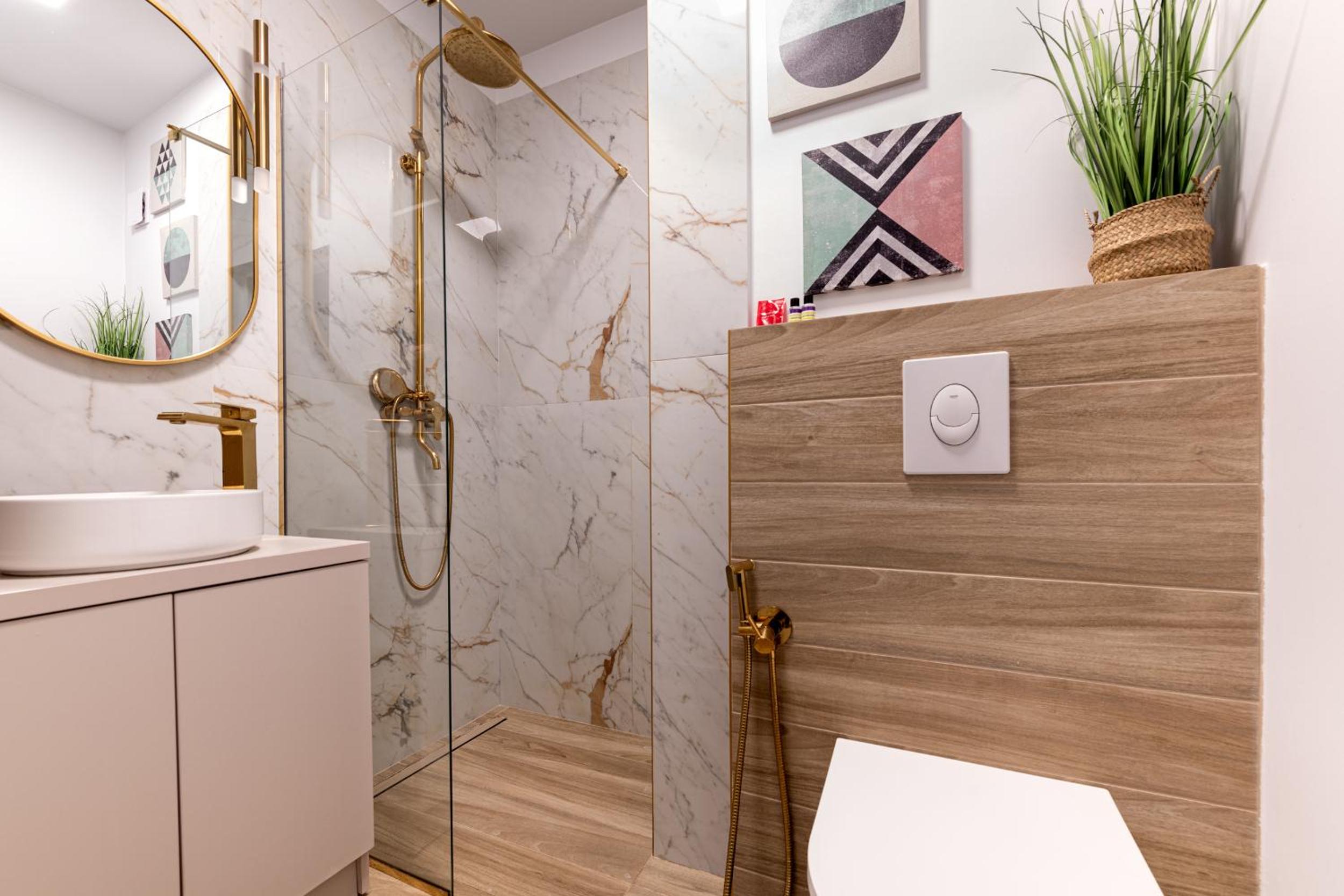 The Episode - Jacuzzi Penthouses