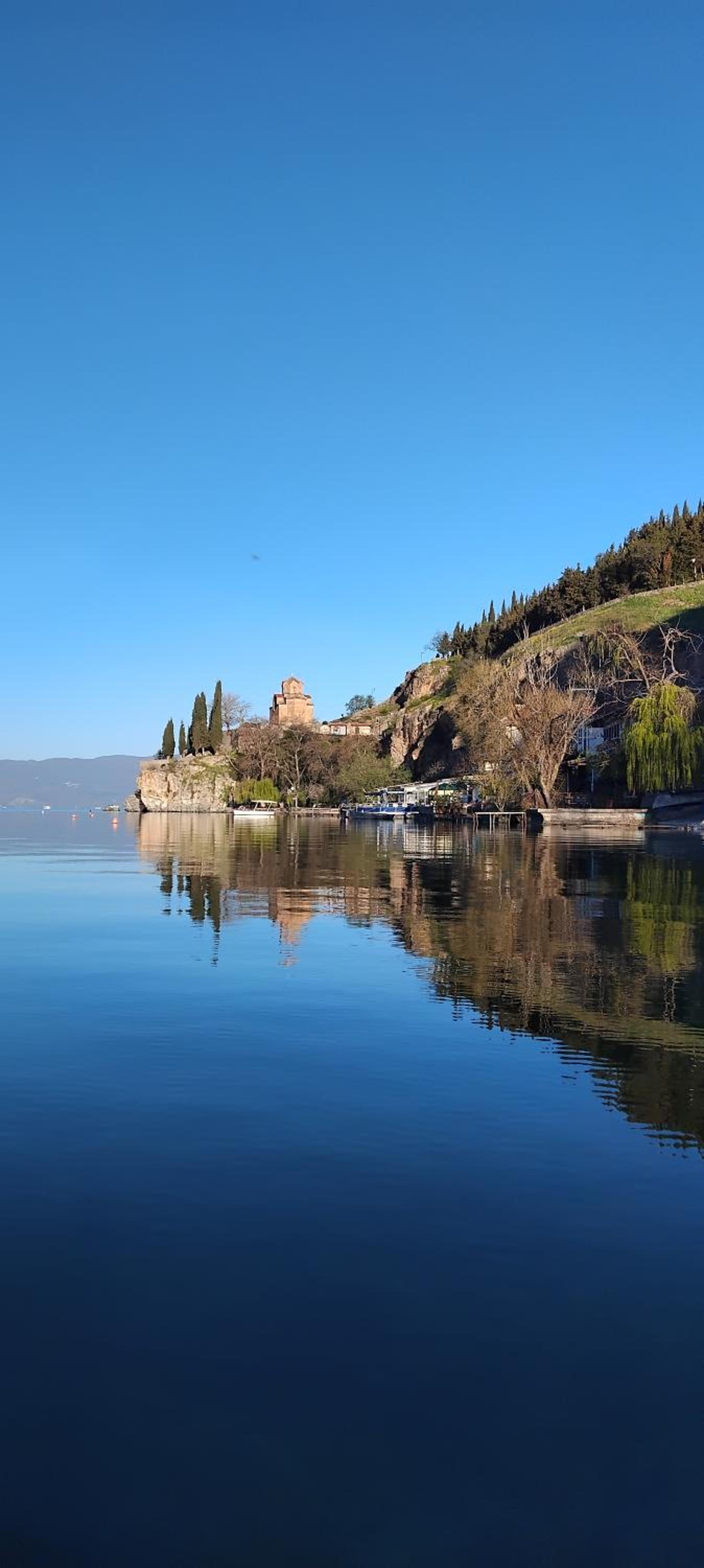 Beach Apartment Ohrid - Near Beach, Balcony and Free Parking