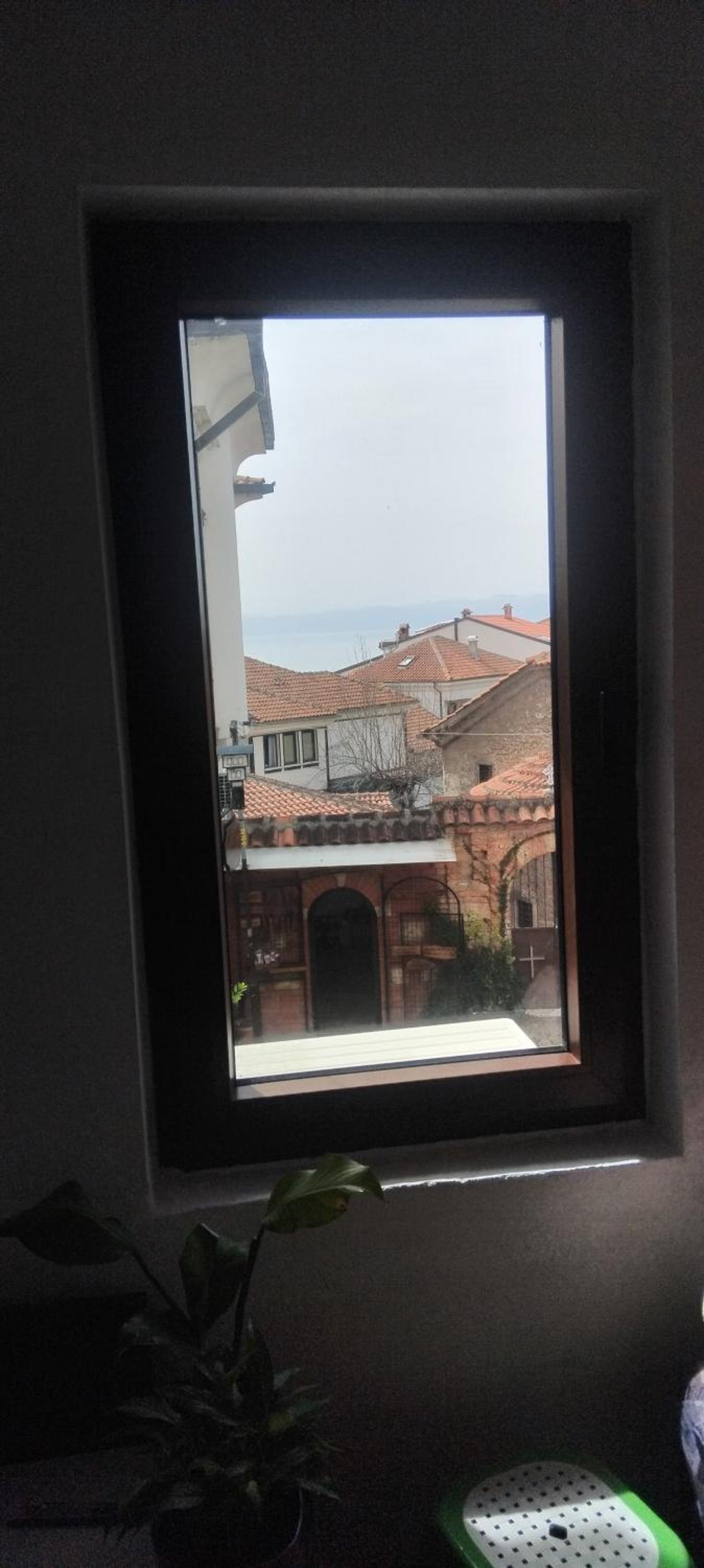 Beach Apartment Ohrid - Near Beach, Balcony and Free Parking
