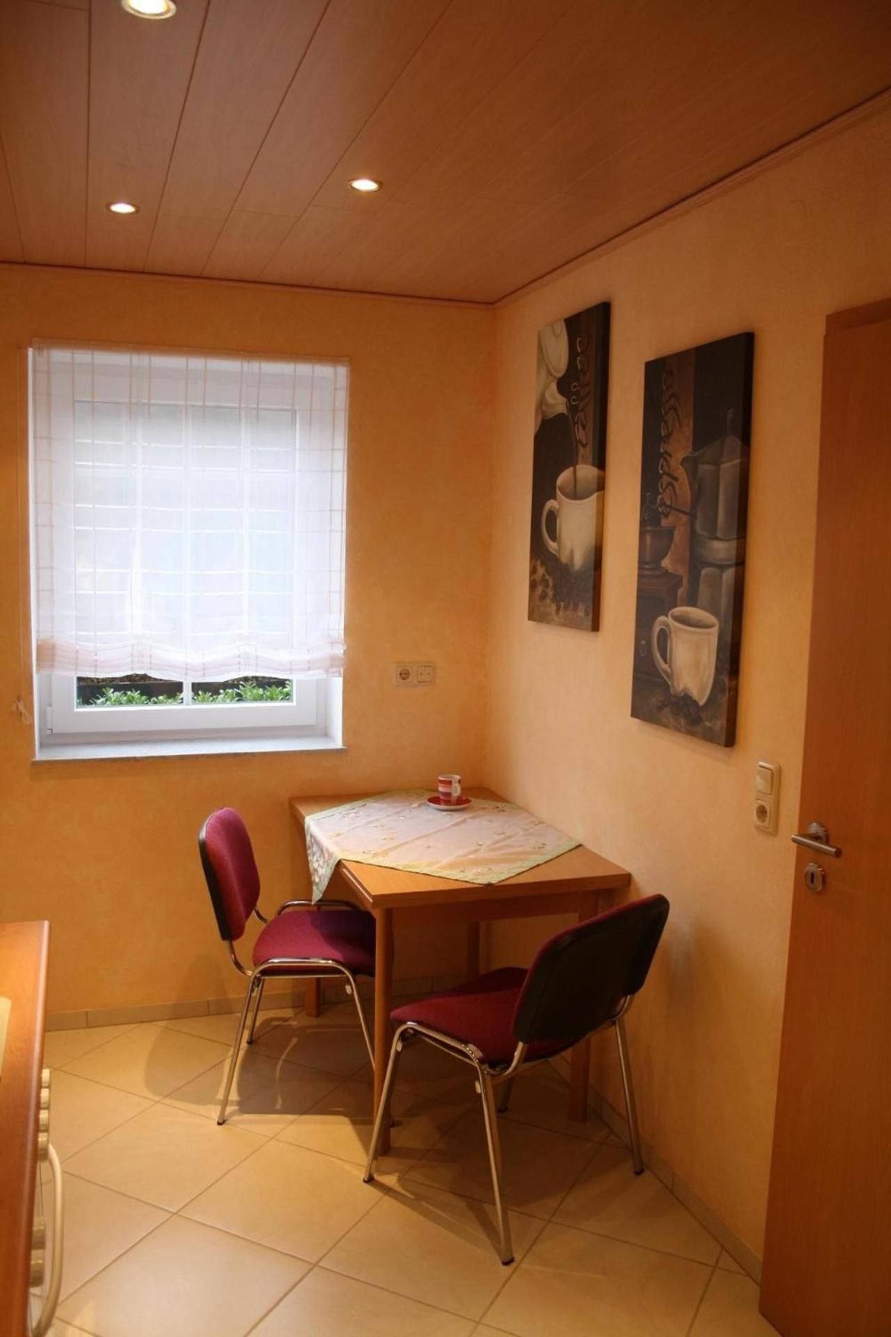 Ferienwohnung in ruhiger aber zentraler Lage, mit eigener möblierter Terrasse