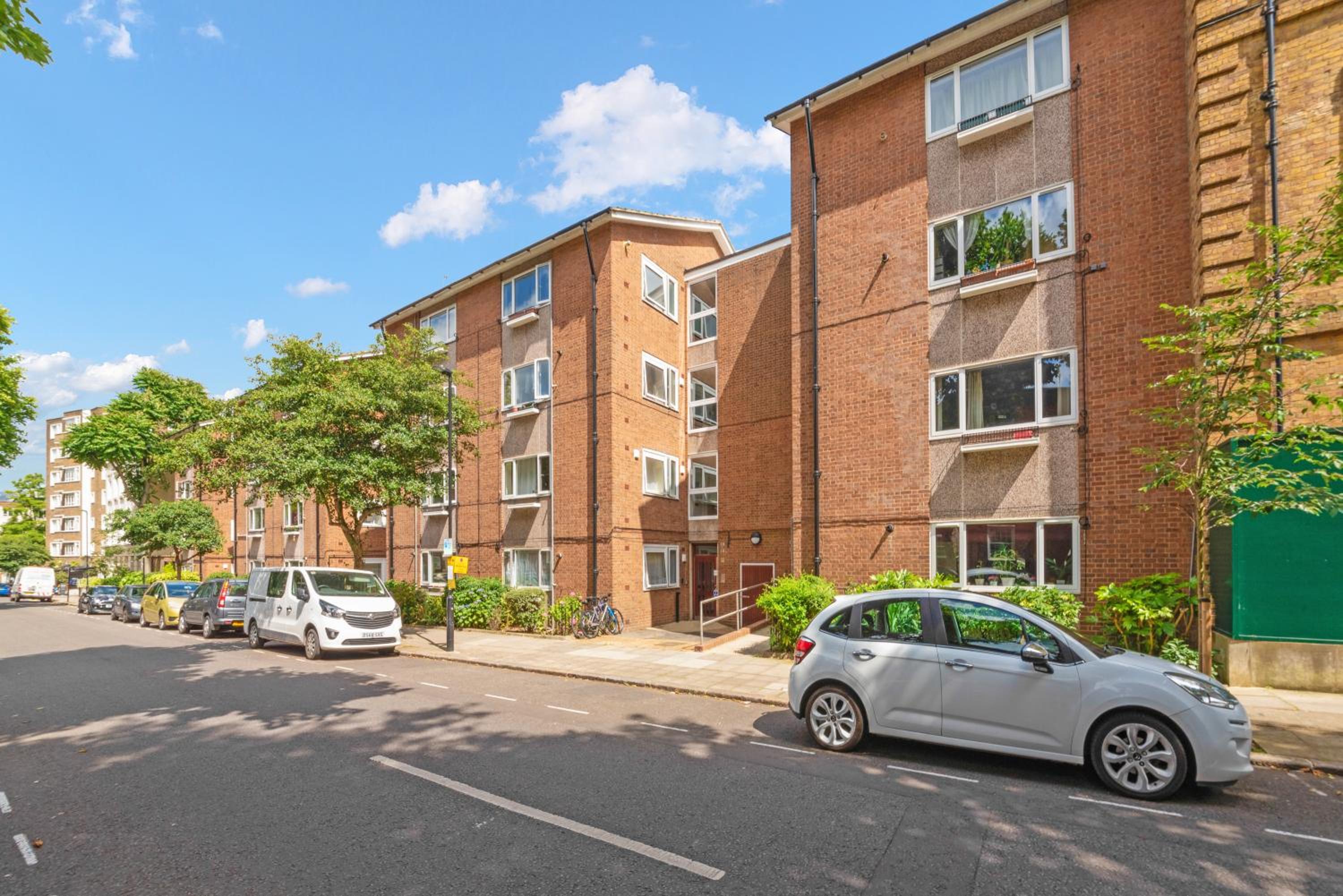 DeLux 1 bd Apt Regents Park NW8