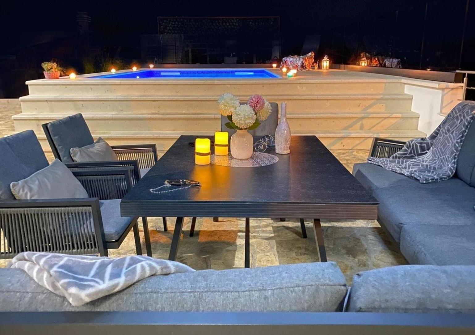Modernes Ferienhaus Mit Eigenem Pool Und Meerblick