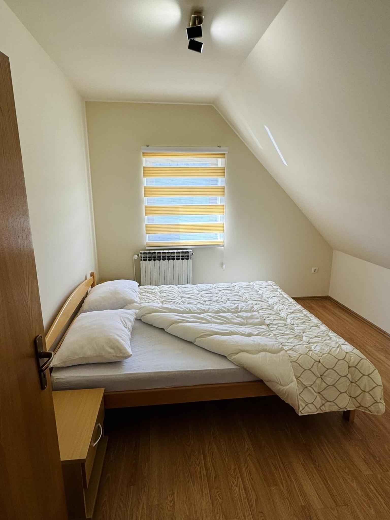 Tribistovo Holiday House