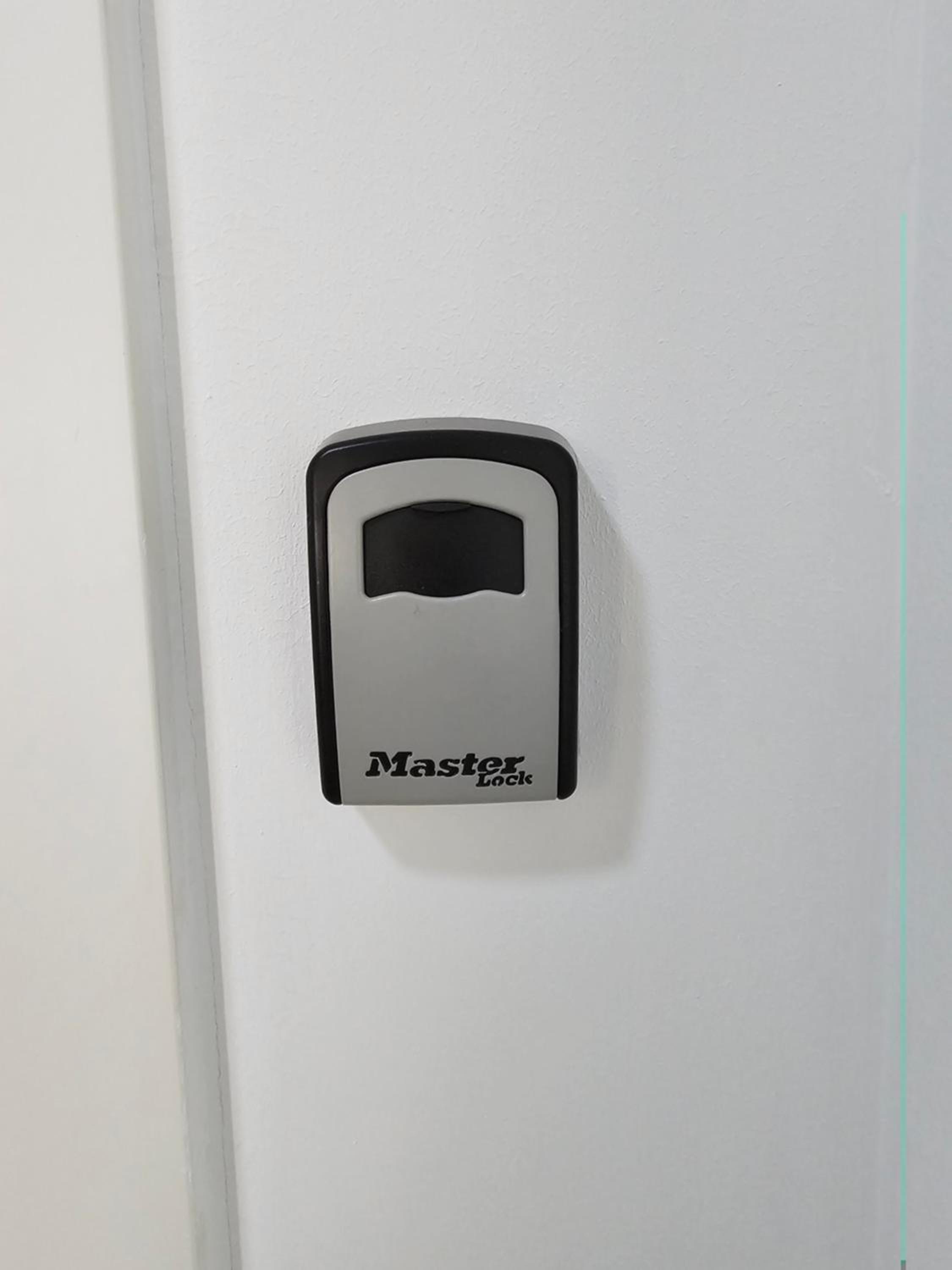 Magnet Residence Condo 1 self checkin