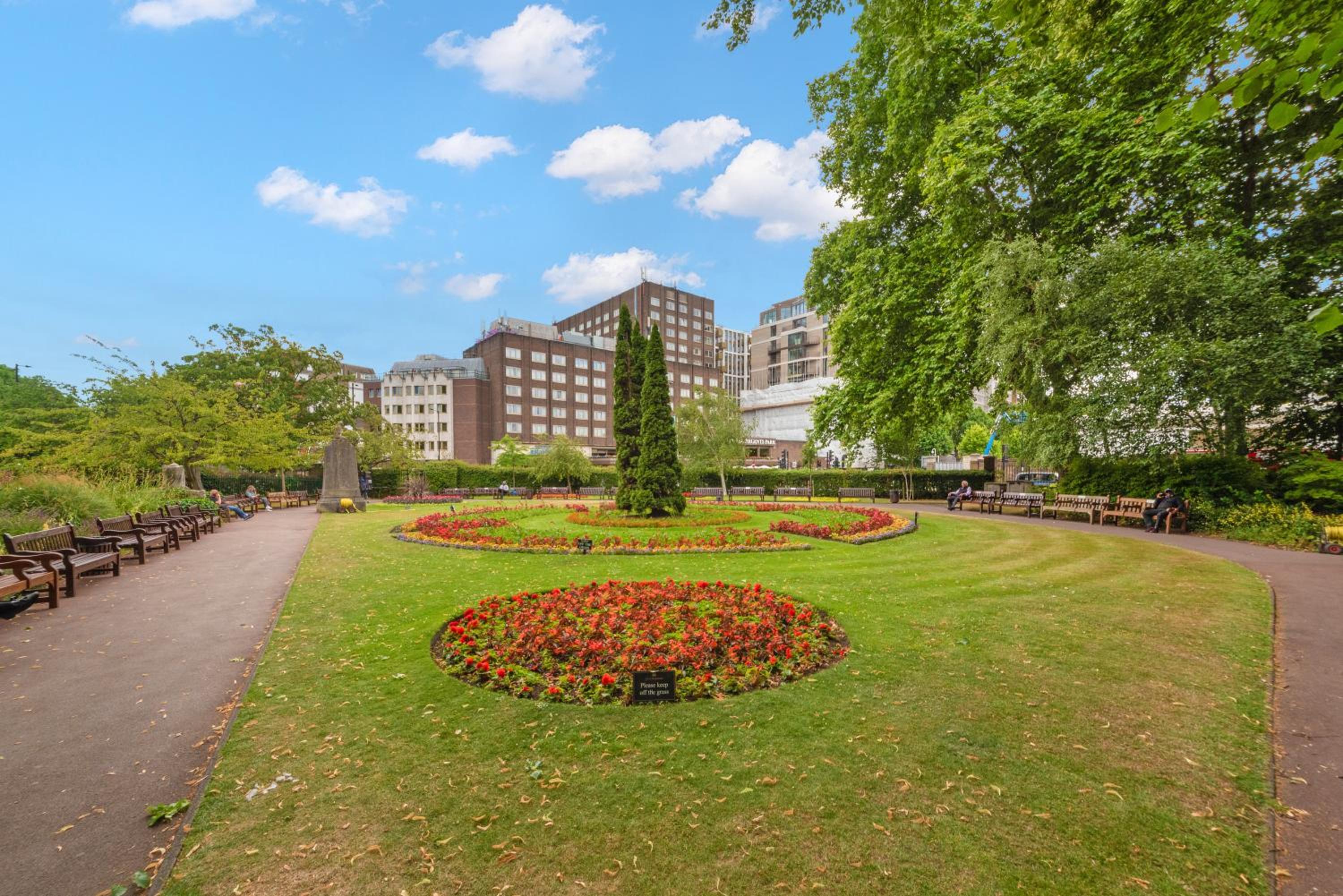 DeLux 1 bd Apt Regents Park NW8