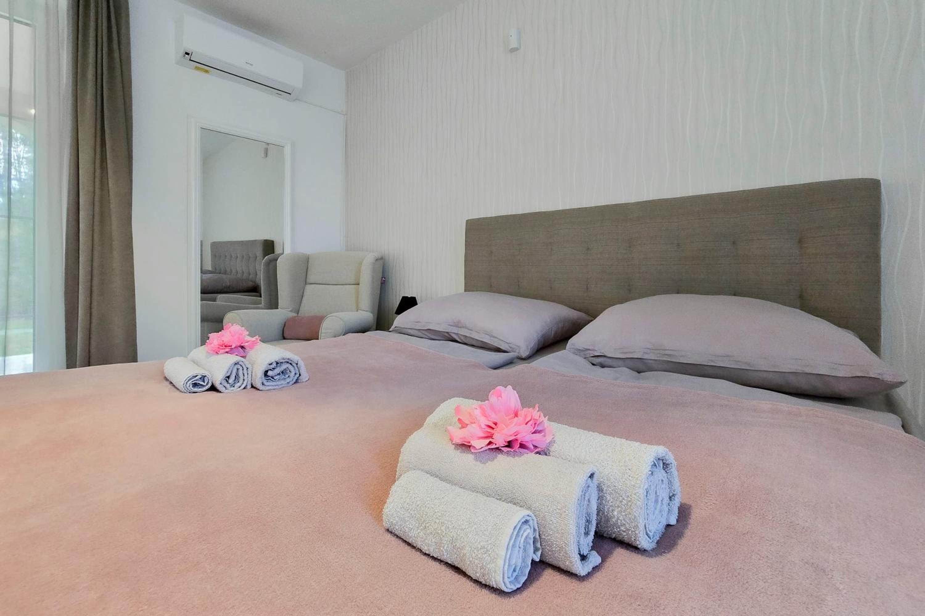 Medencepart Apartman