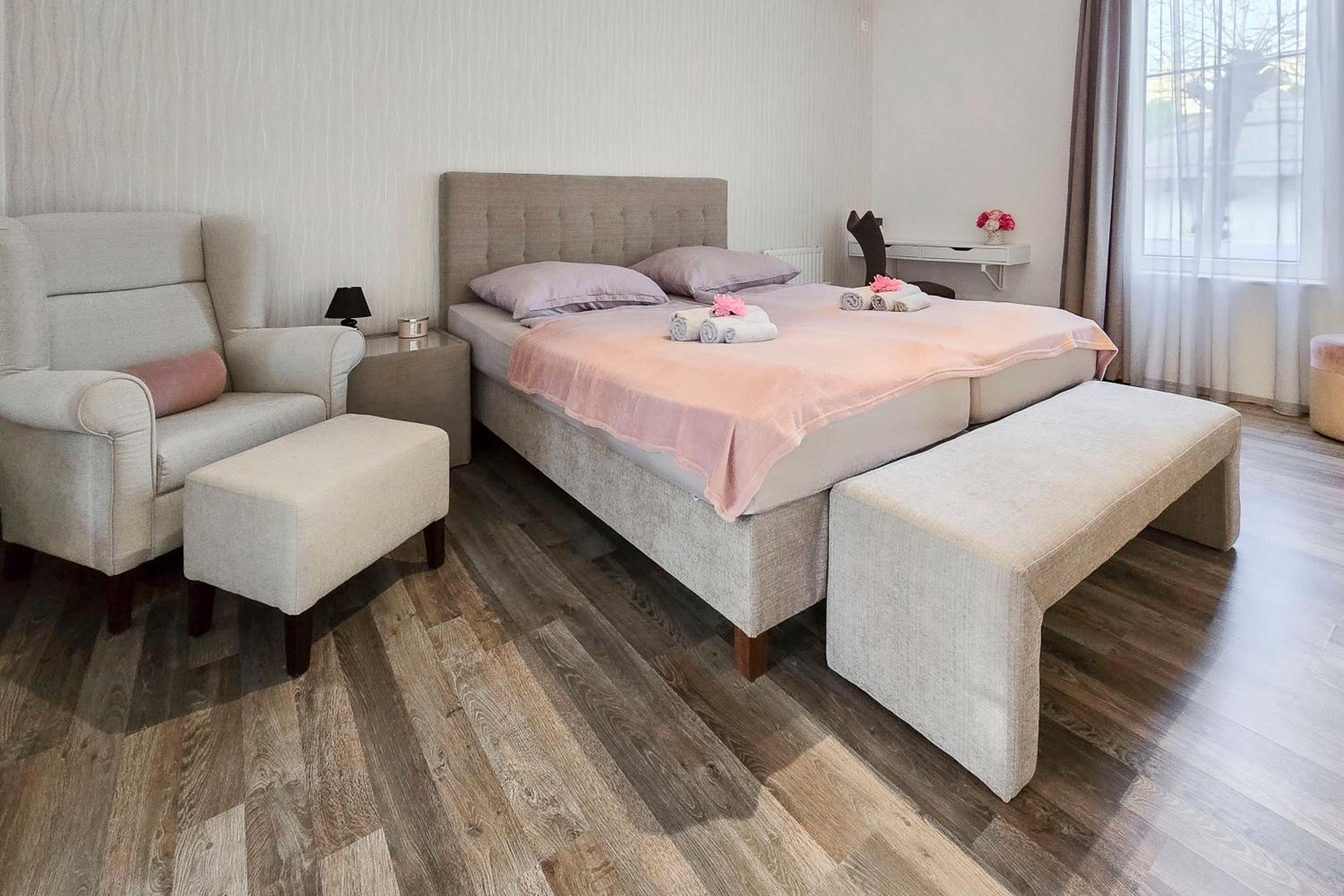 Medencepart Apartman