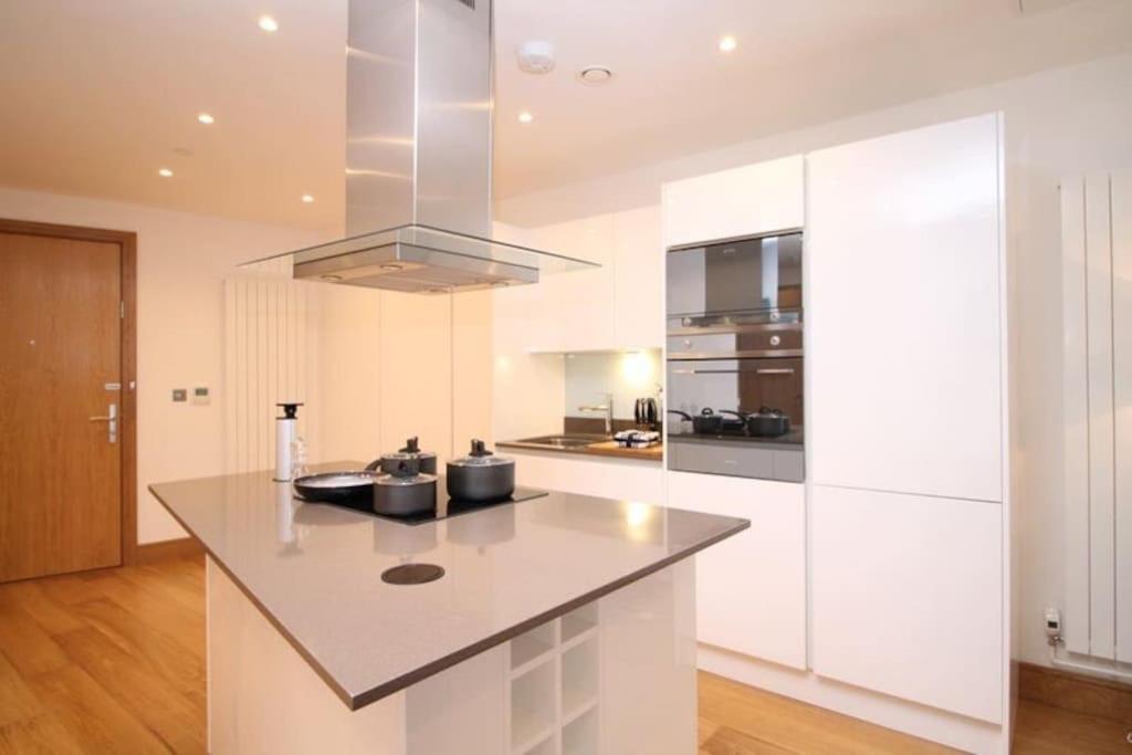Luxurious Canary Wharf Aptartment - Outstanding City View!